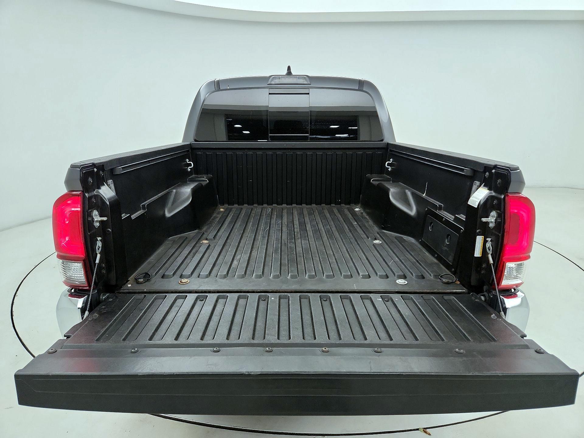 Thumbnail: 2021 Toyota Tacoma - 16