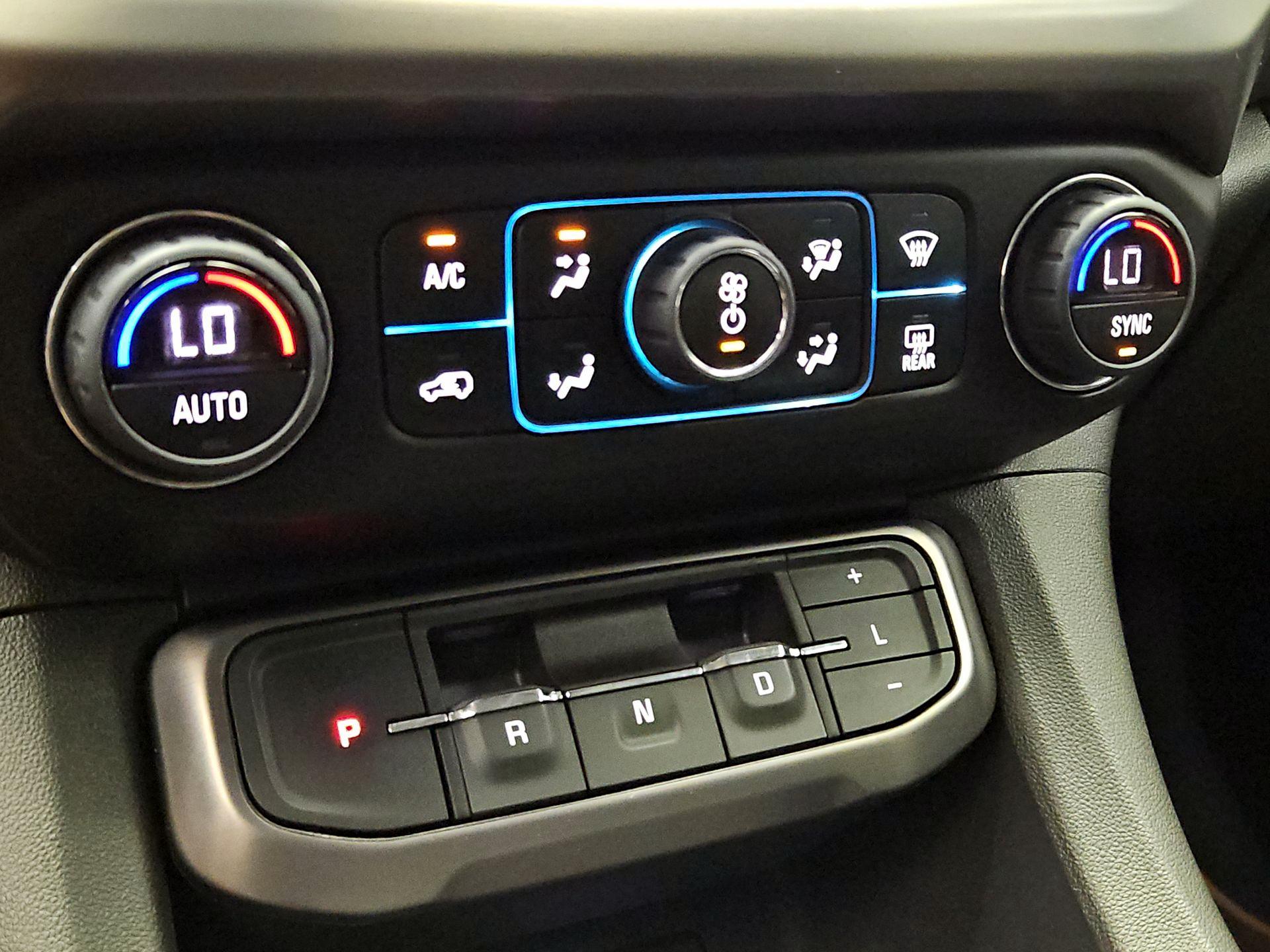 Thumbnail: 2023 GMC Acadia - 17