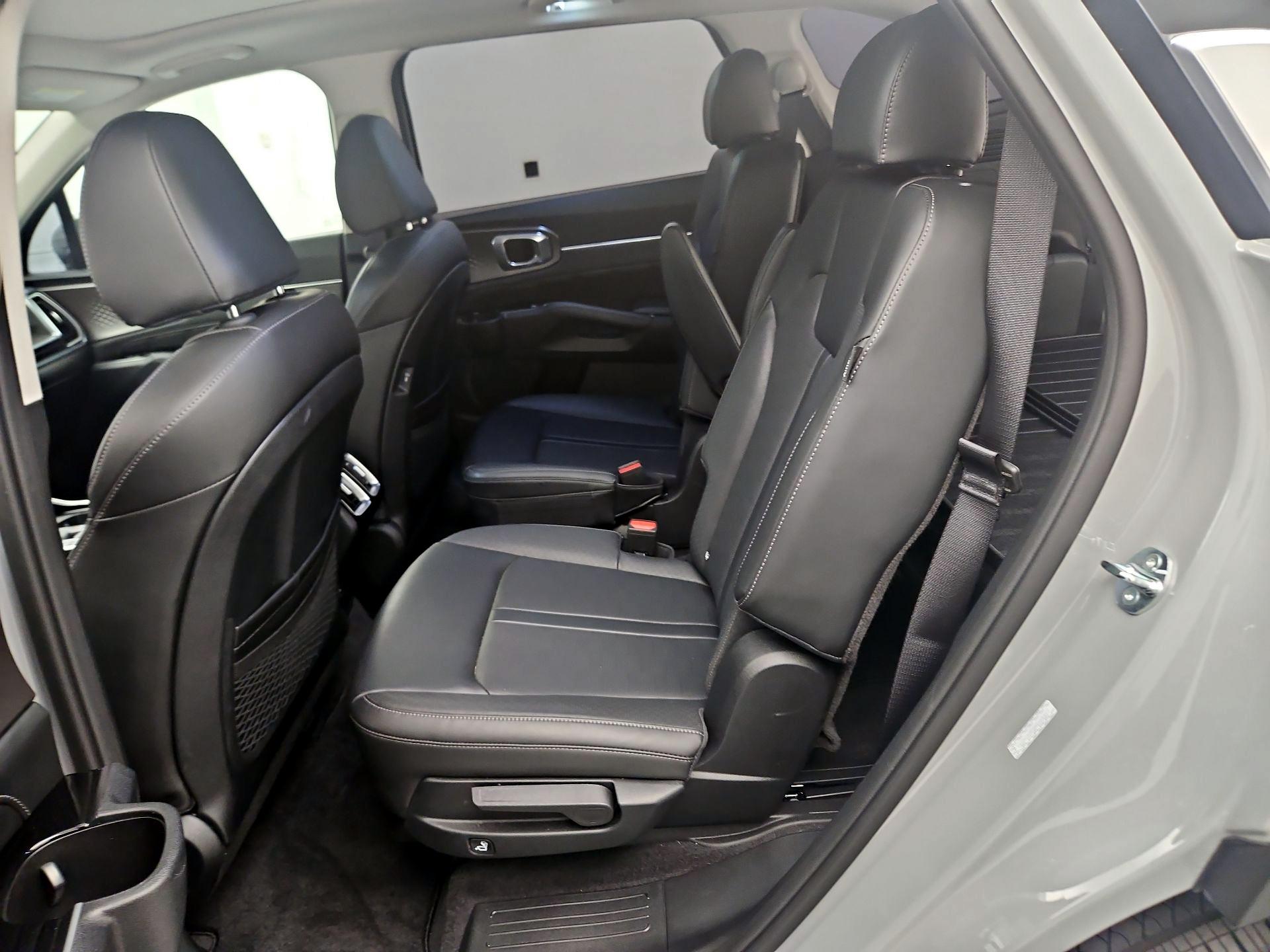 Thumbnail: 2025 Kia Sorento - 18
