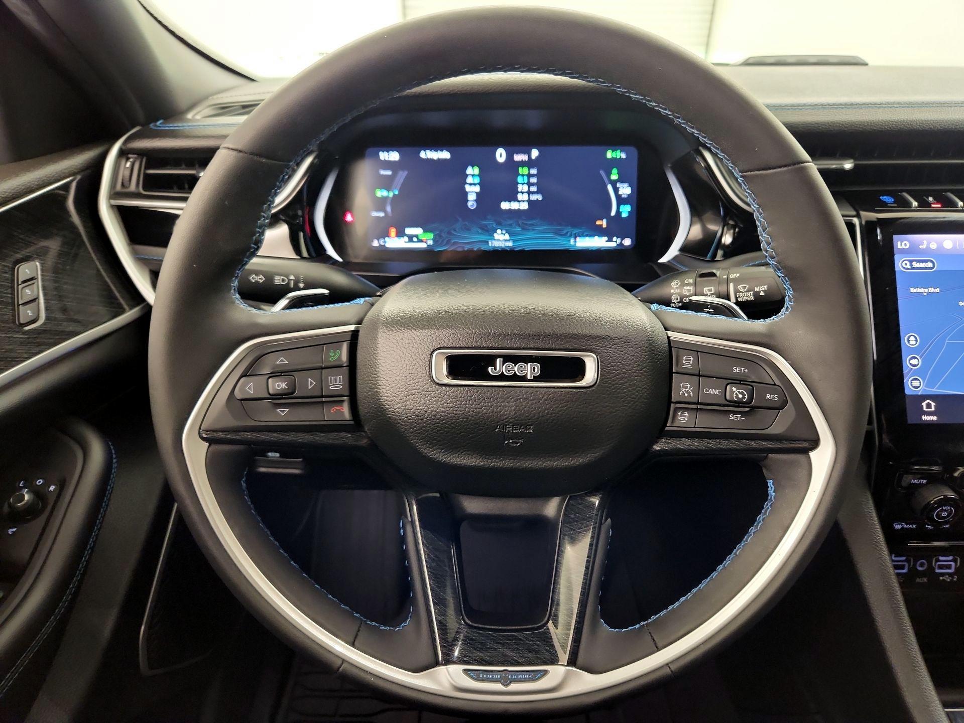 Thumbnail: 2024 Jeep Grand Cherokee - 10