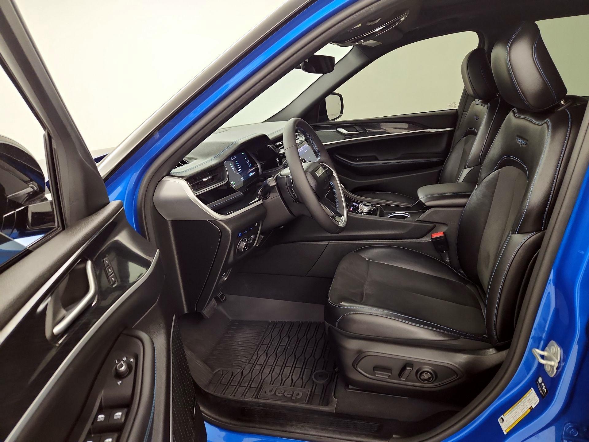 Thumbnail: 2024 Jeep Grand Cherokee - 11