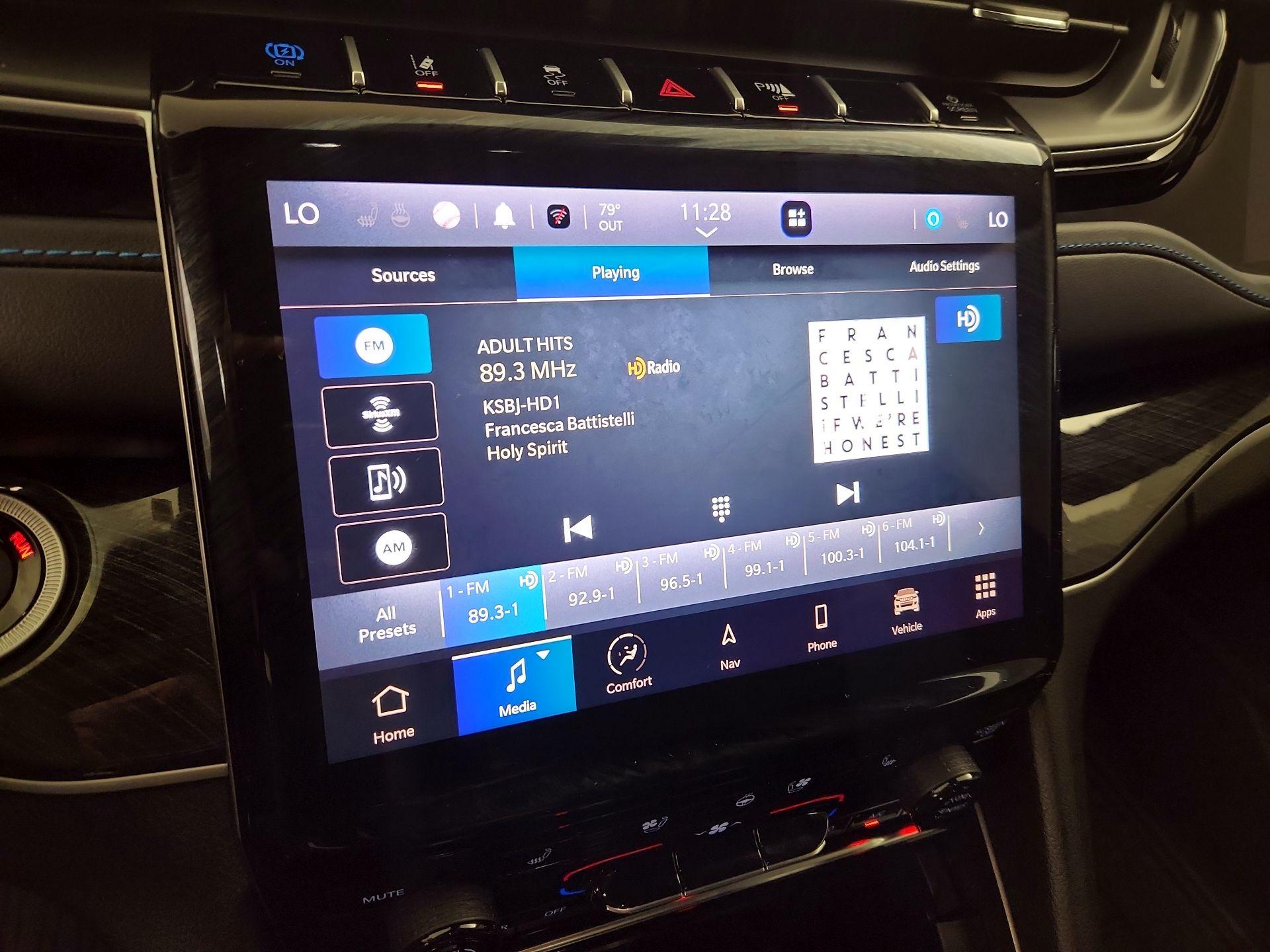 Thumbnail: 2024 Jeep Grand Cherokee - 16