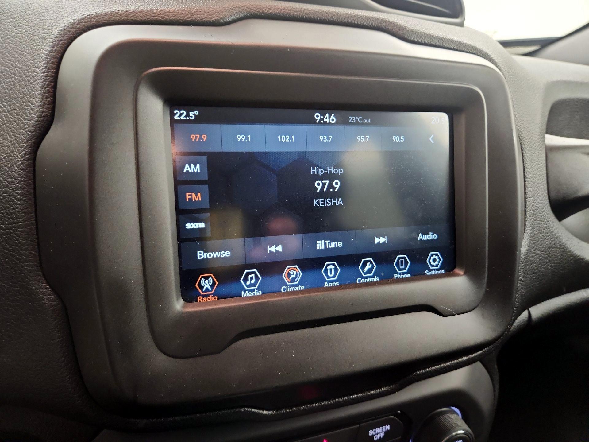 Thumbnail: 2018 Jeep Renegade - 15