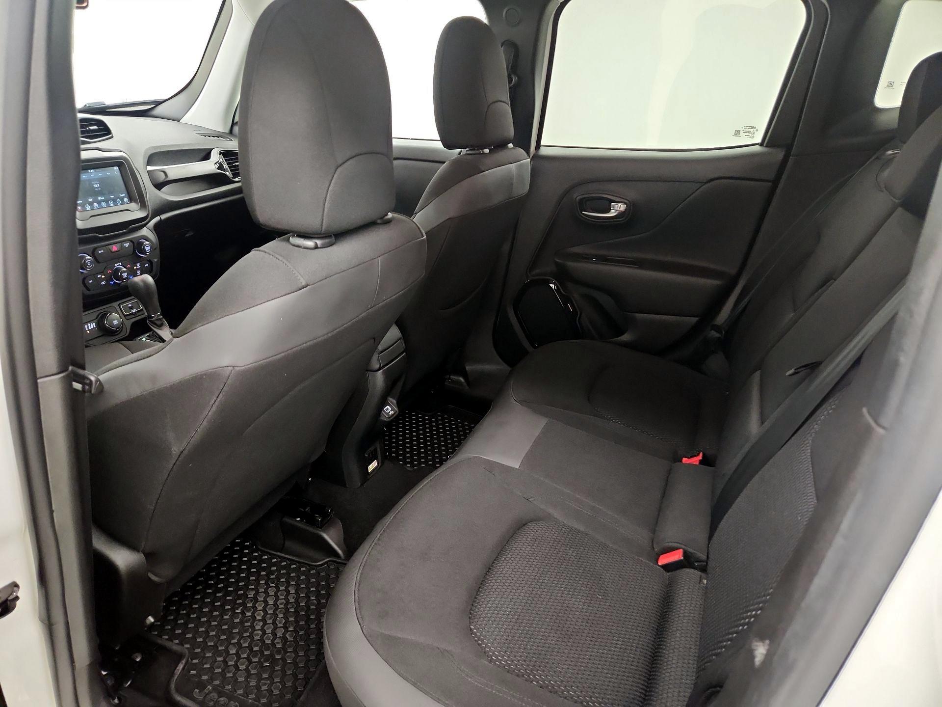 Thumbnail: 2018 Jeep Renegade - 19