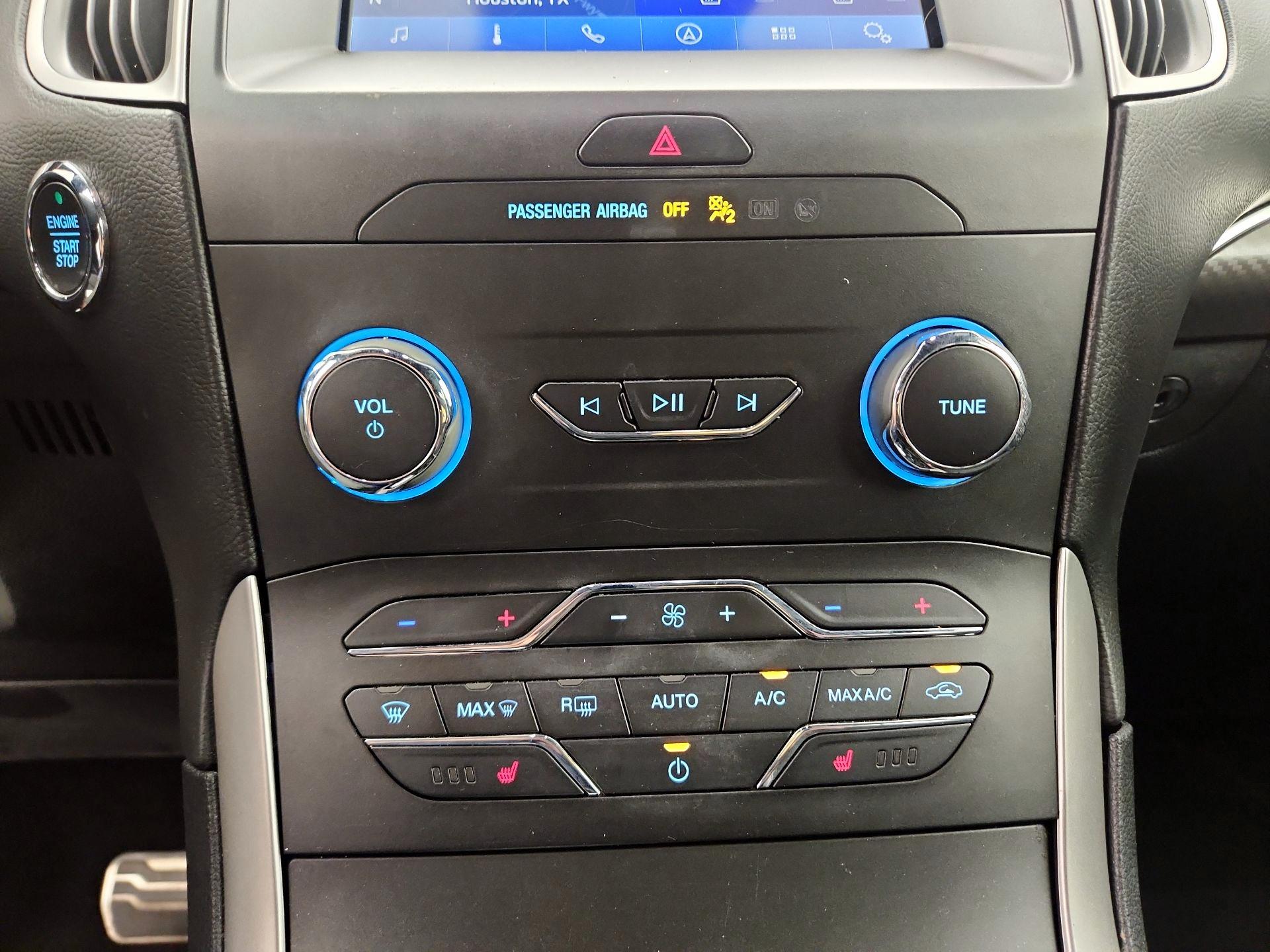 Thumbnail: 2020 Ford Edge - 14