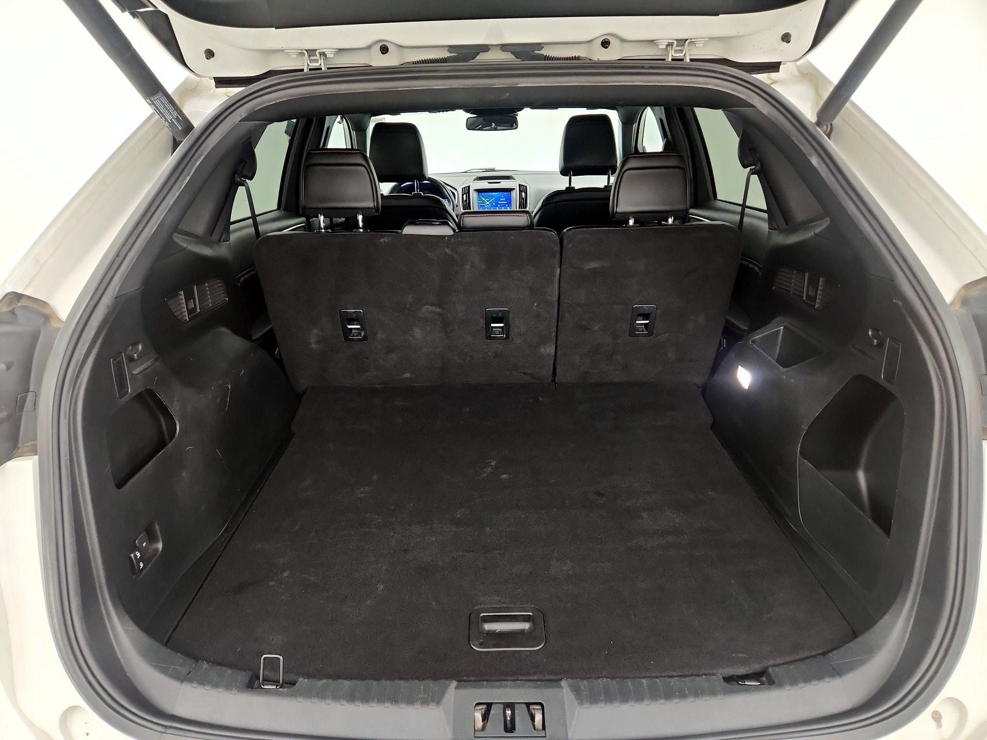 Thumbnail: 2020 Ford Edge - 16