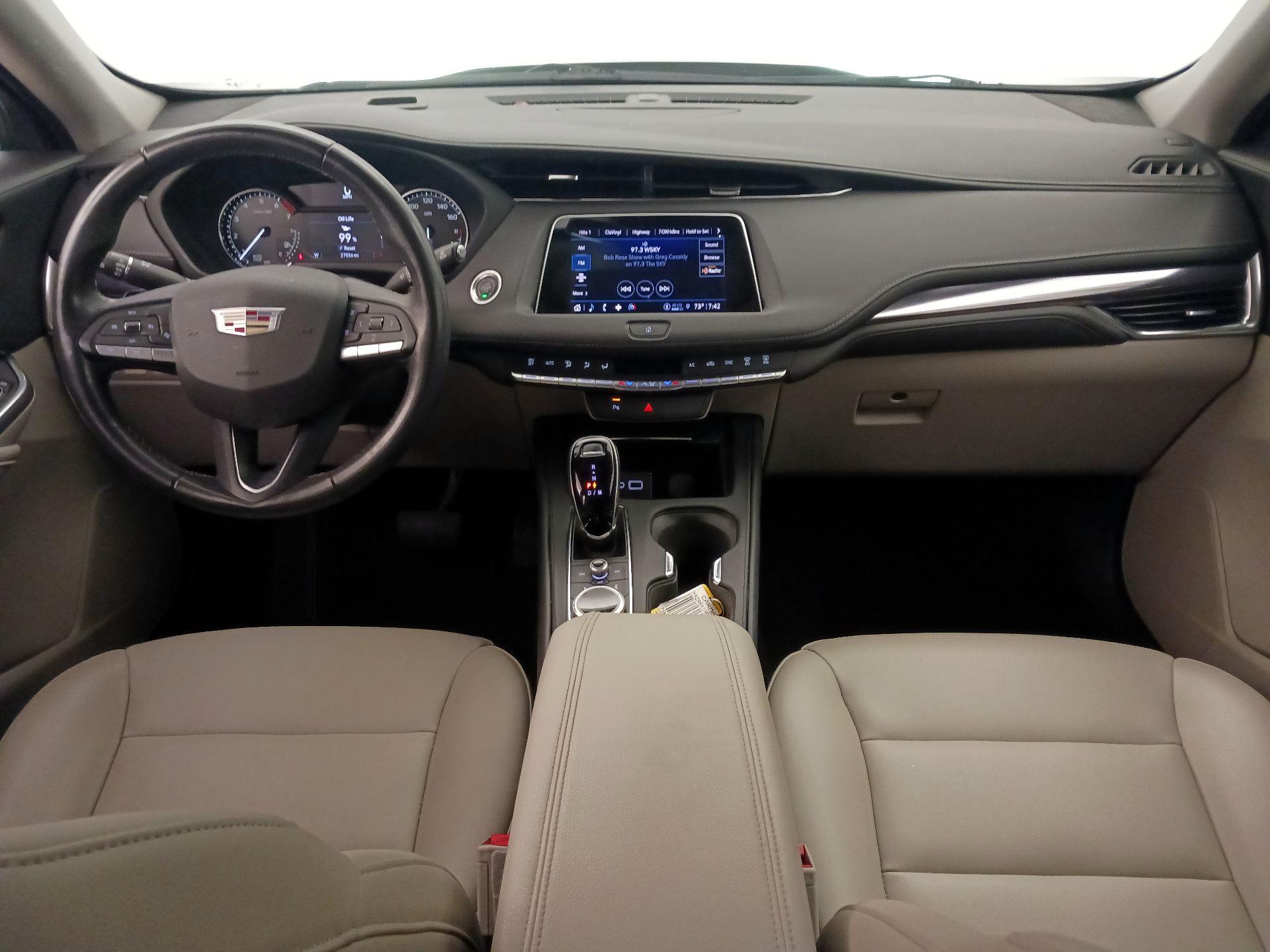 Thumbnail: 2022 Cadillac XT4 - 9