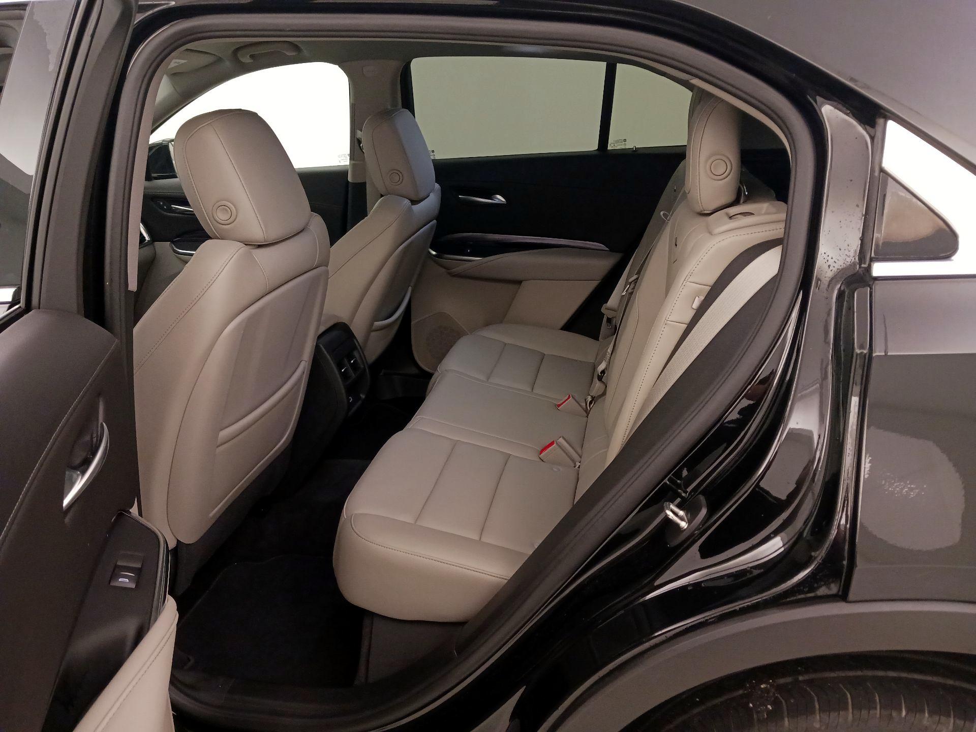 Thumbnail: 2022 Cadillac XT4 - 19