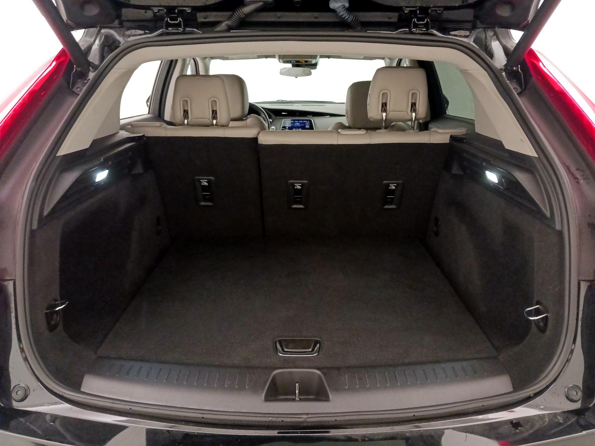Thumbnail: 2022 Cadillac XT4 - 20
