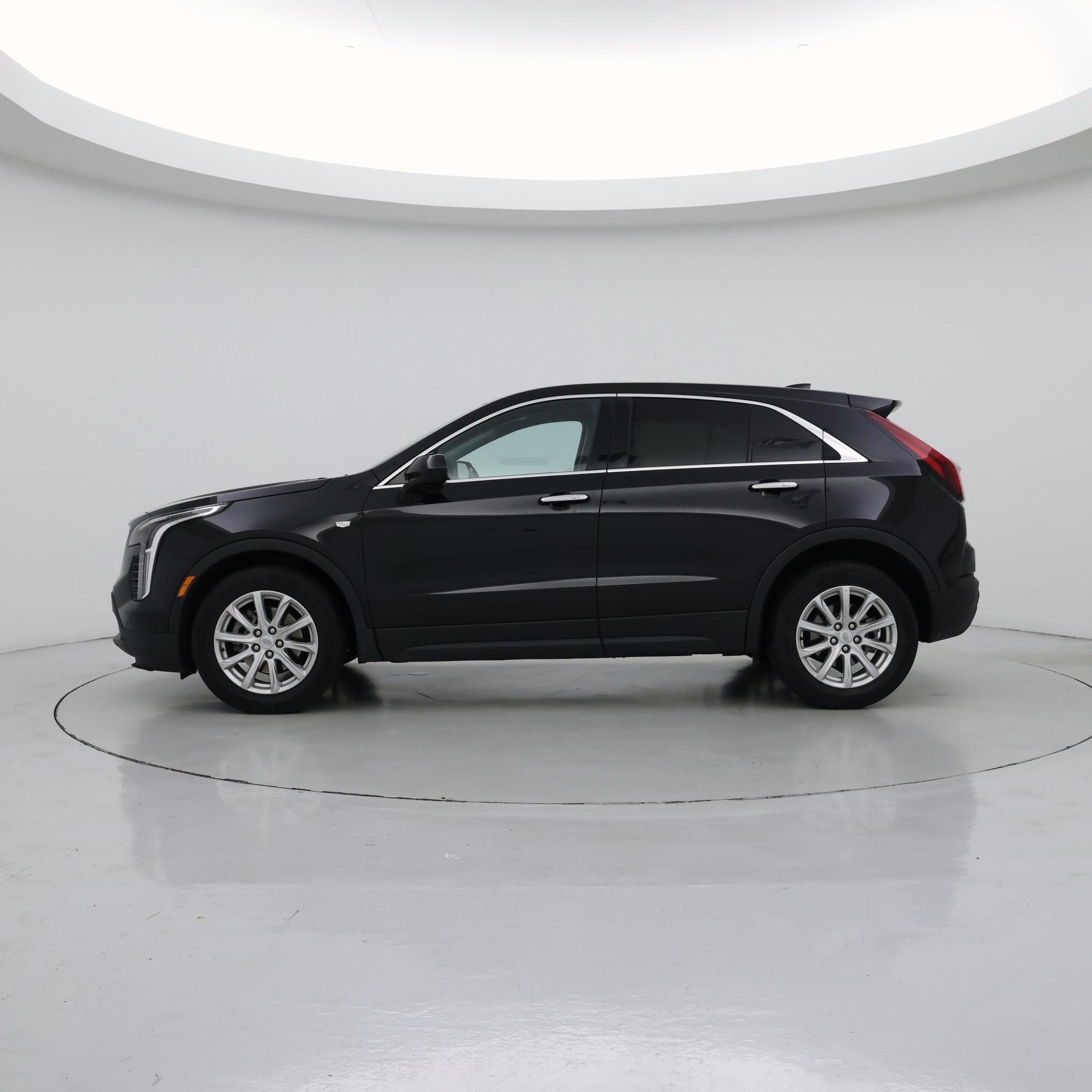 Thumbnail: 2022 Cadillac XT4 - 3