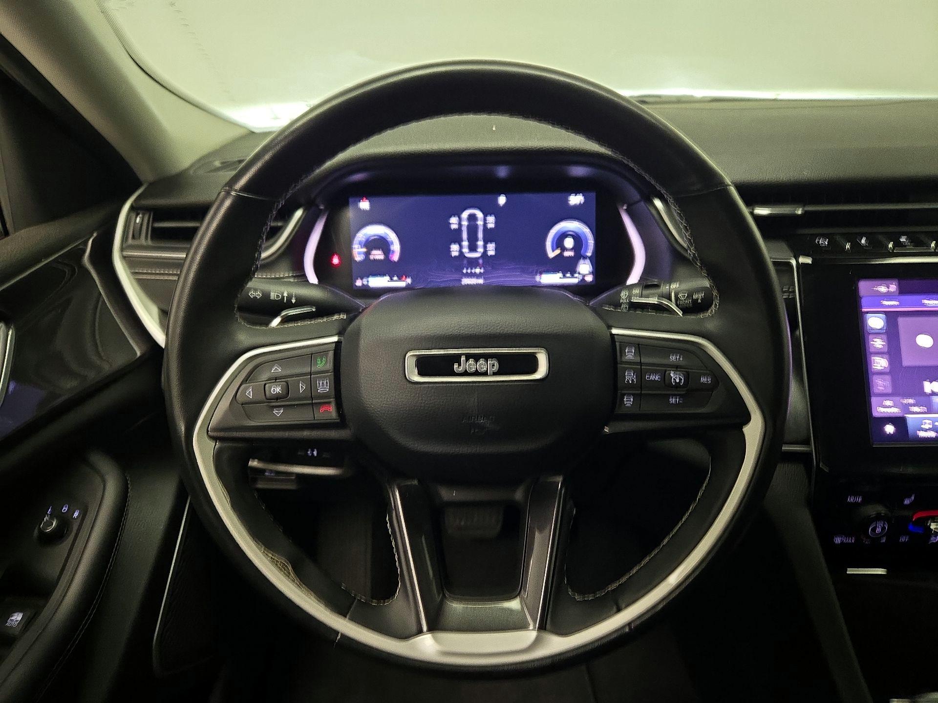 Thumbnail: 2022 Jeep Grand Cherokee - 10