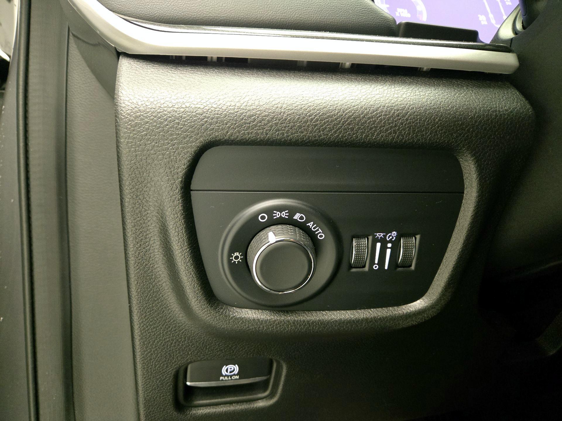 Thumbnail: 2022 Jeep Grand Cherokee - 13