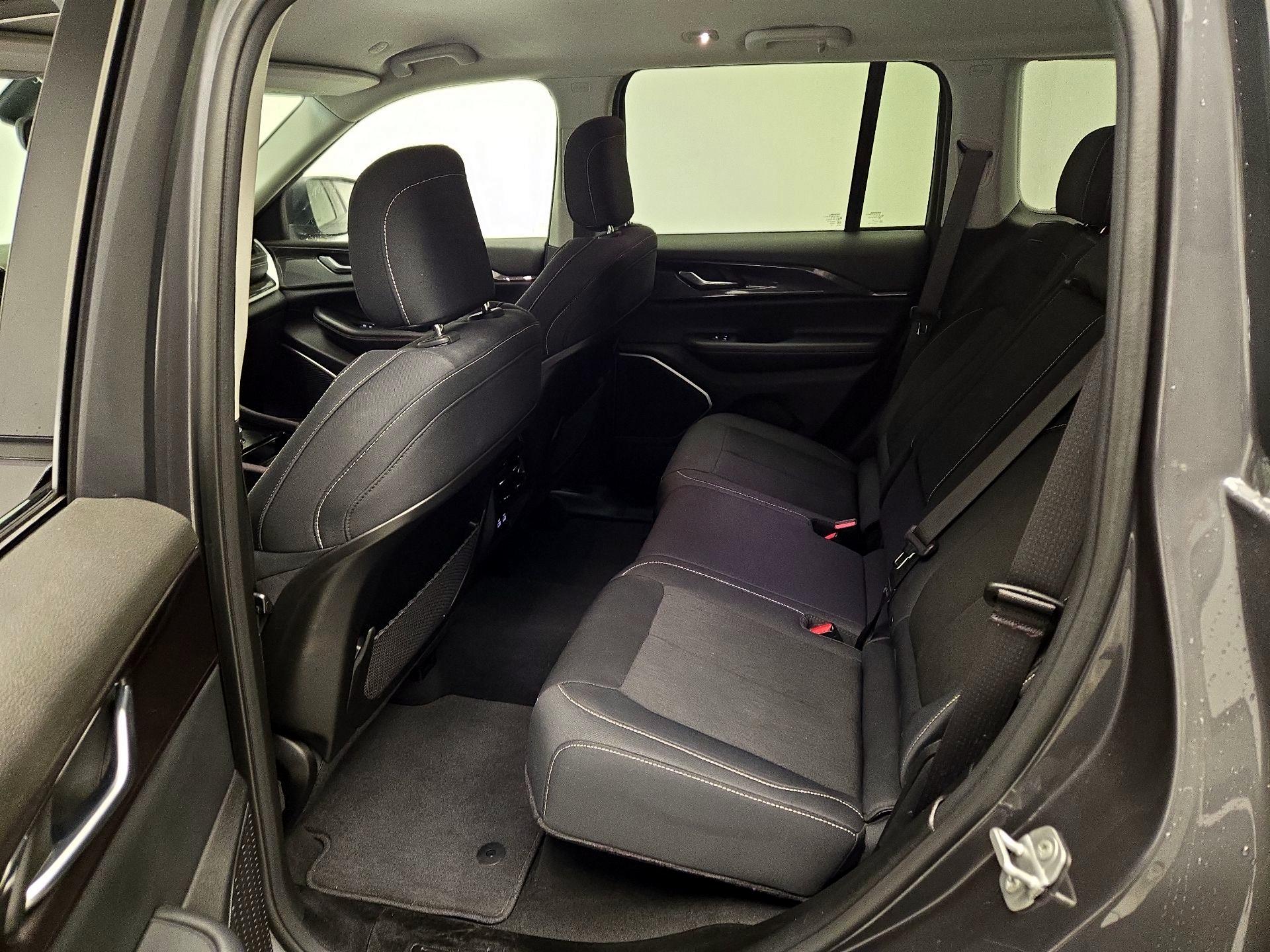 Thumbnail: 2022 Jeep Grand Cherokee - 19