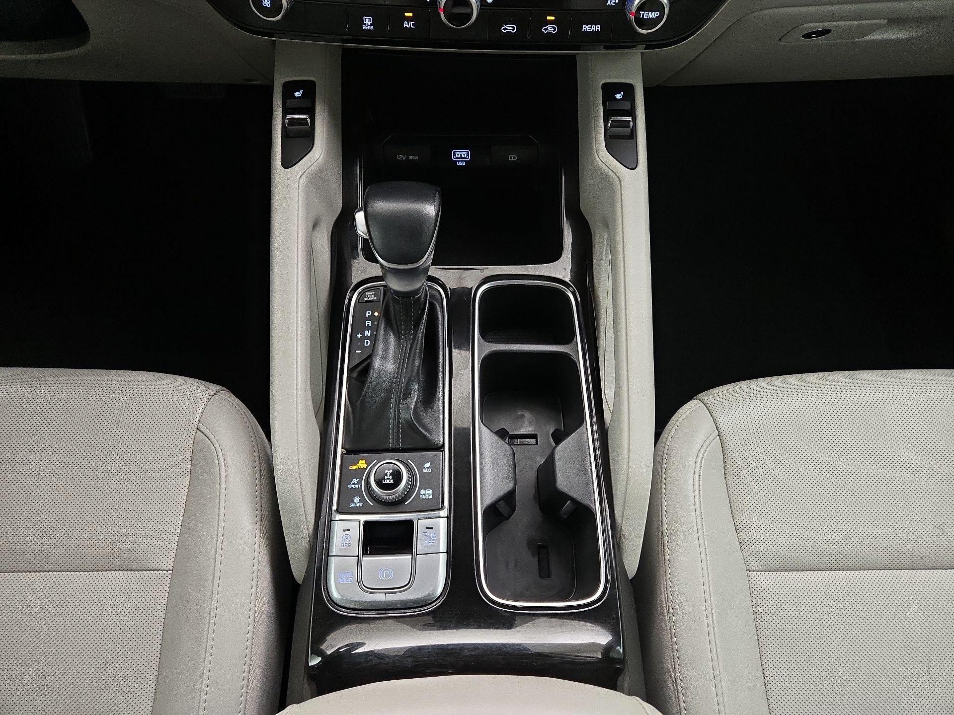 Thumbnail: 2020 Kia Telluride - 17