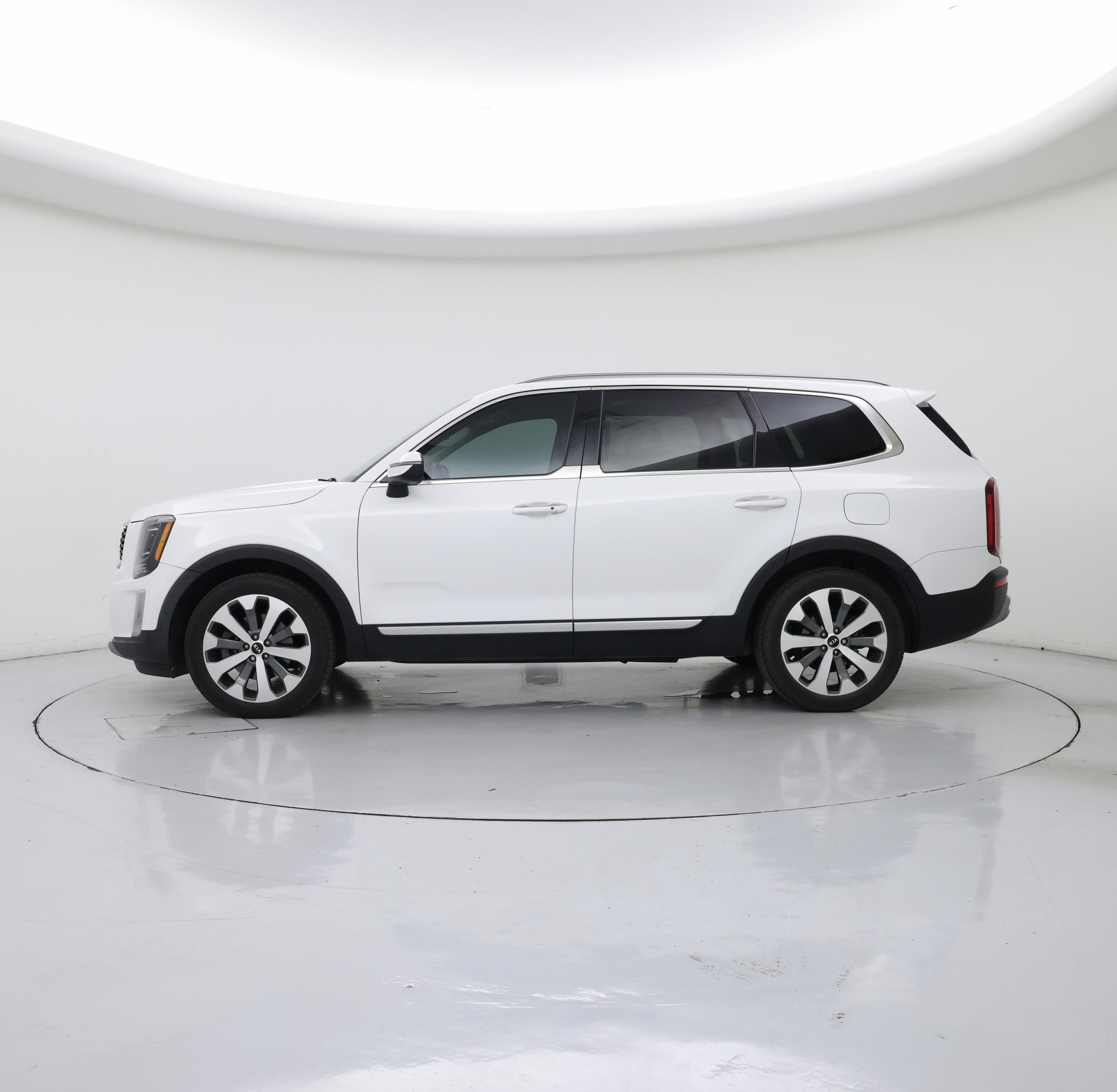 Thumbnail: 2020 Kia Telluride - 3