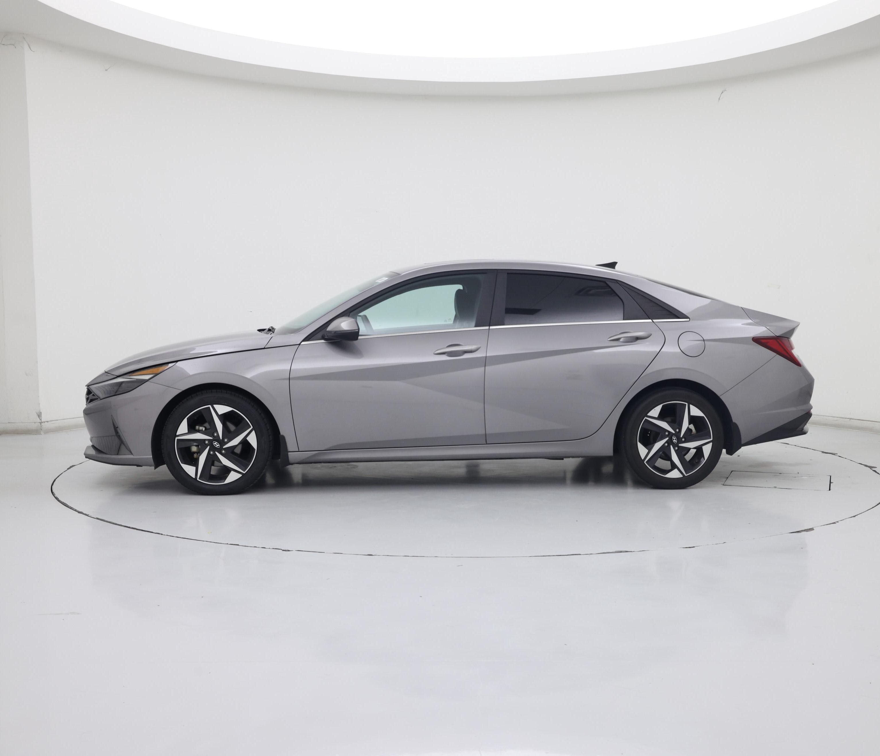 Thumbnail: 2023 Hyundai Elantra - 3