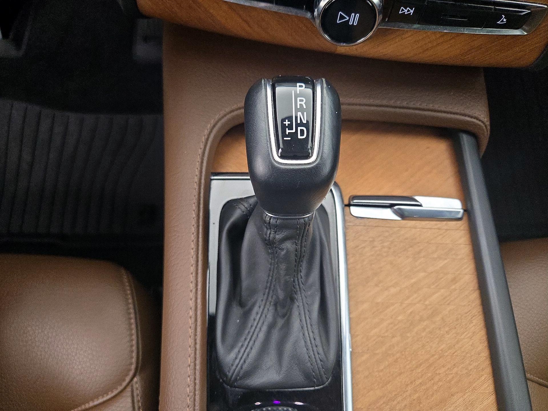 Thumbnail: 2022 Volvo XC90 - 18