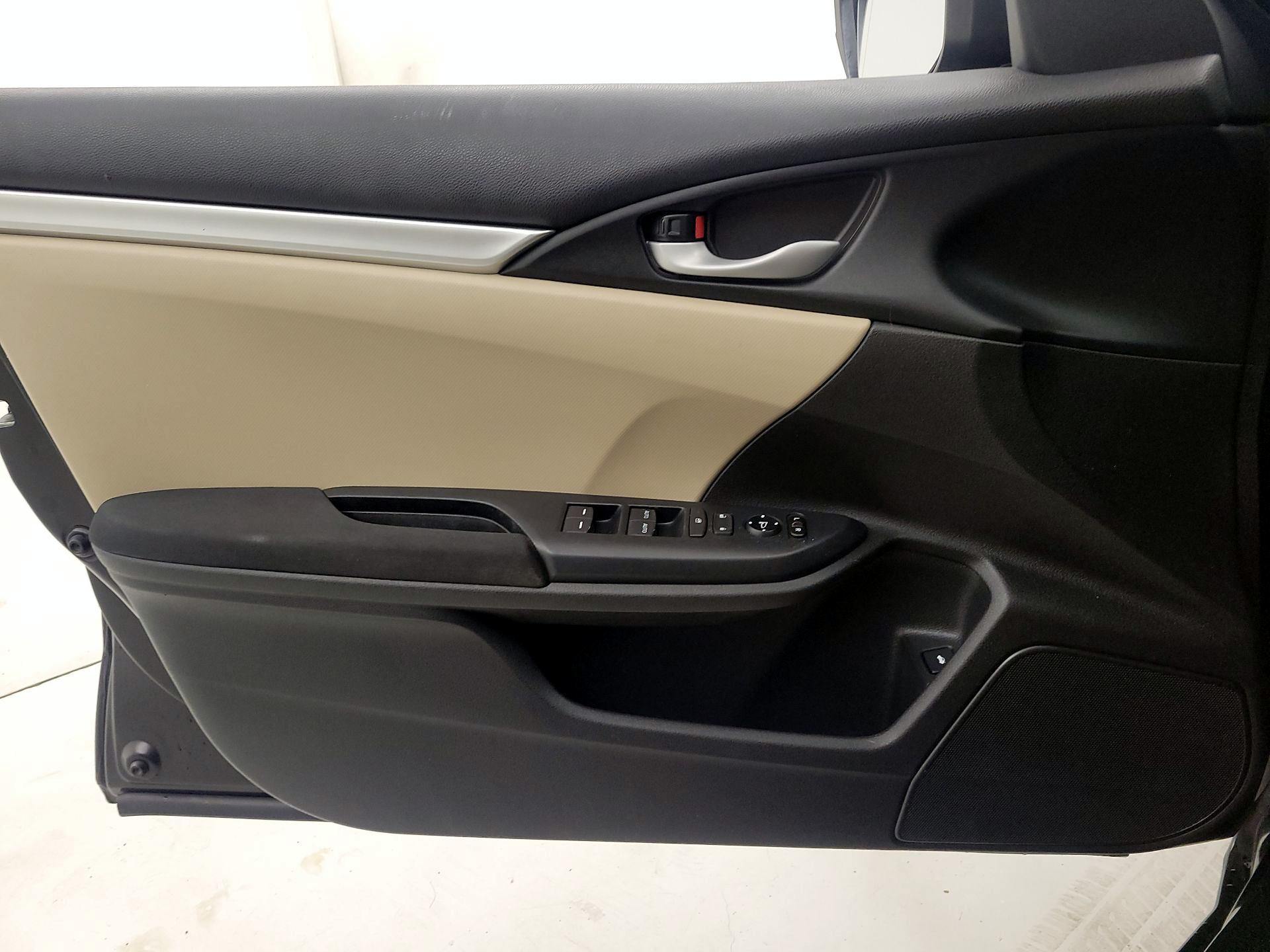 Thumbnail: 2016 Honda Civic - 12
