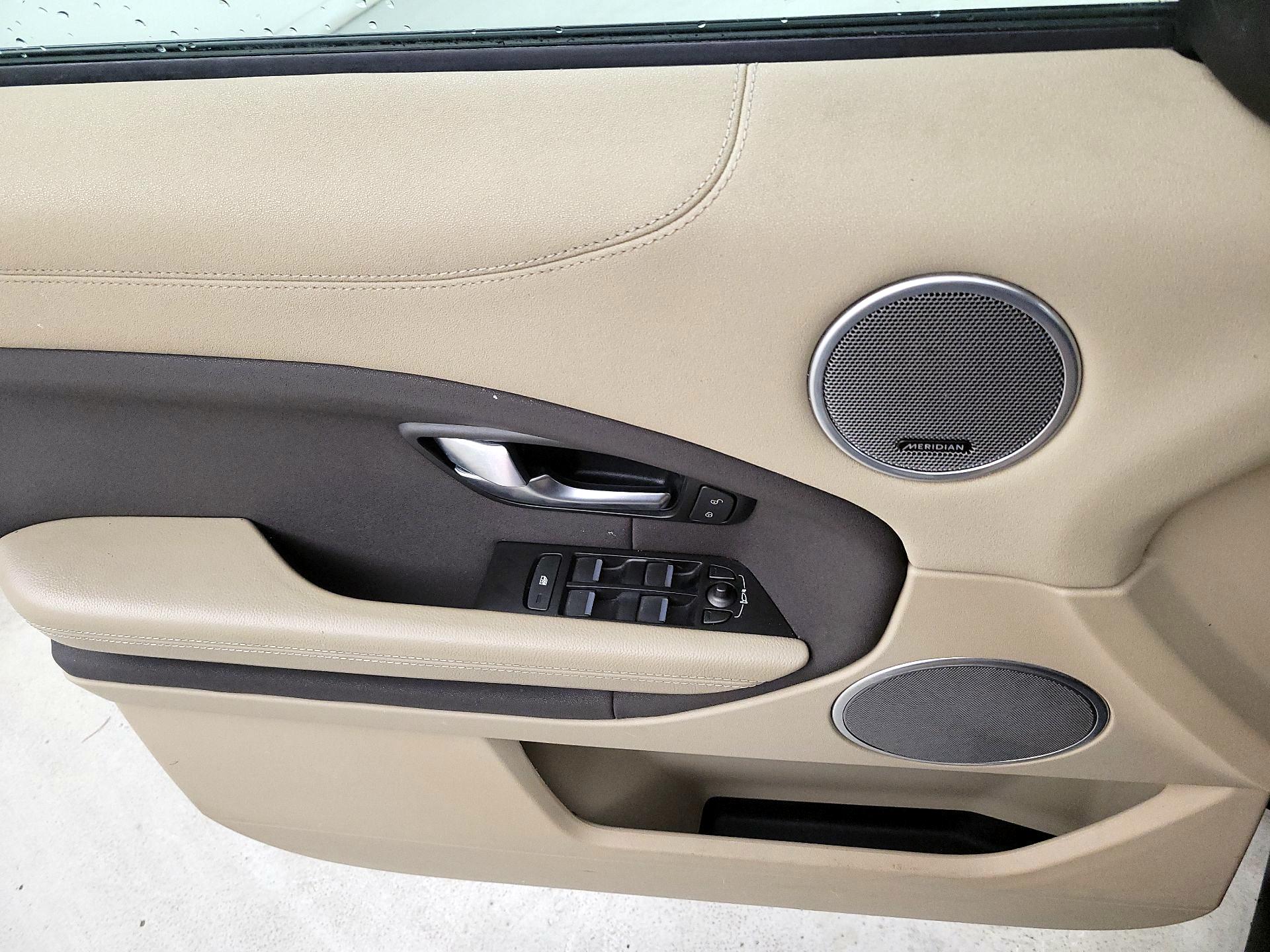 Thumbnail: 2016 Land Rover Range Rover Evoque - 12