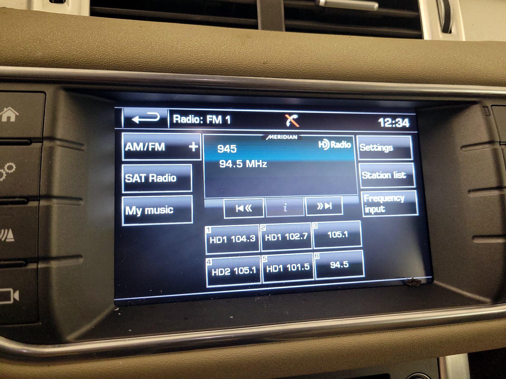 Thumbnail: 2016 Land Rover Range Rover Evoque - 15