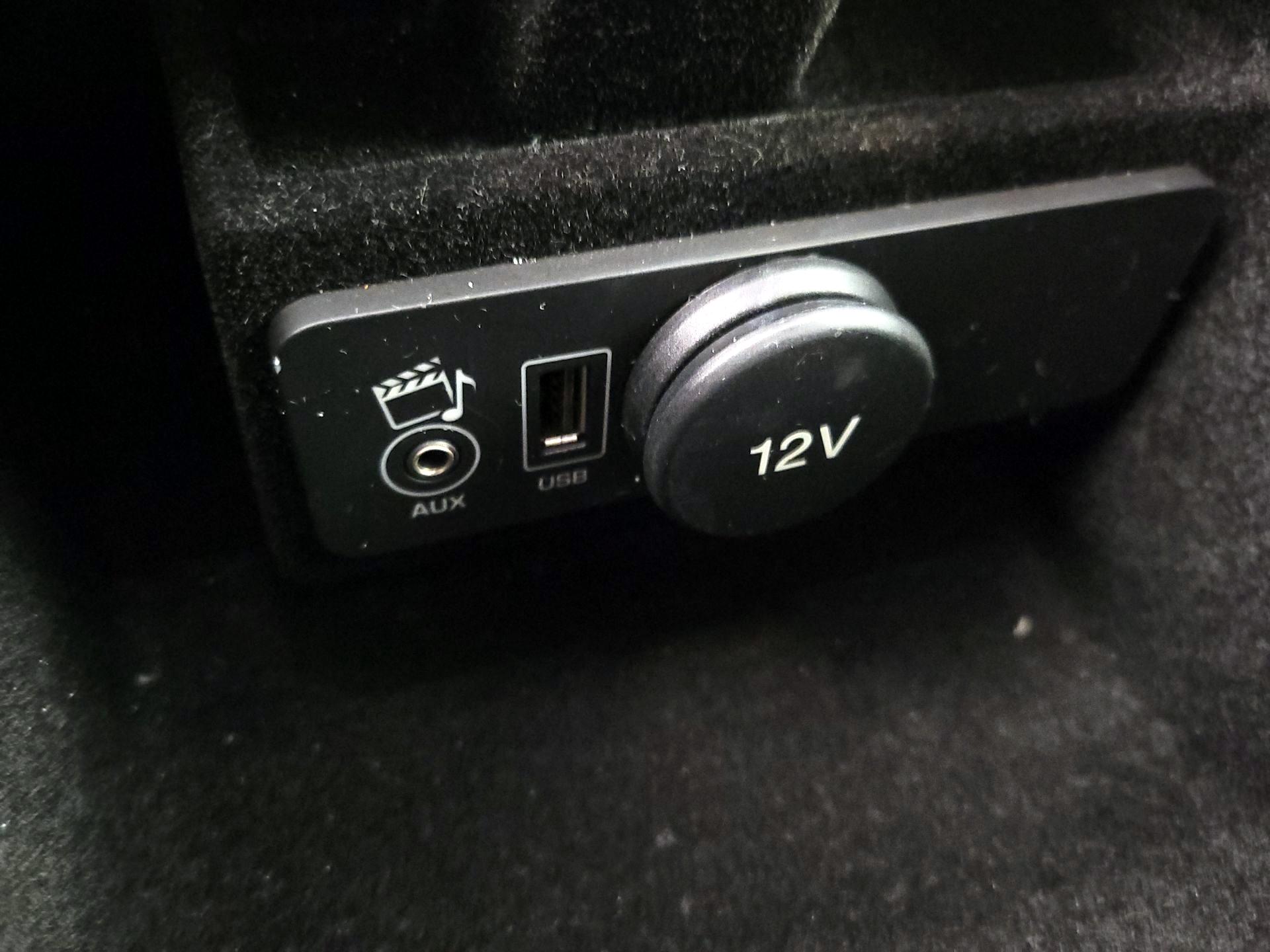 Thumbnail: 2016 Land Rover Range Rover Evoque - 18