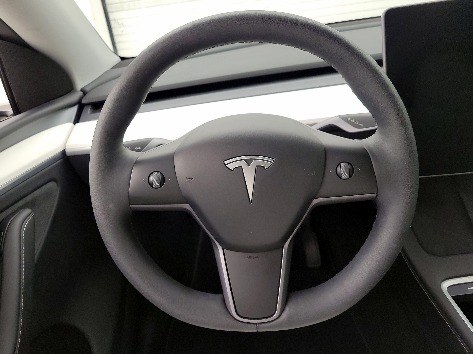 Thumbnail: 2023 Tesla Model Y - 10
