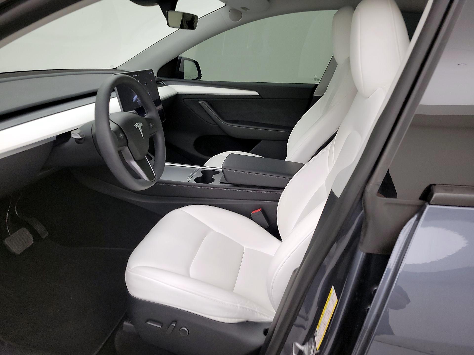 Thumbnail: 2023 Tesla Model Y - 11