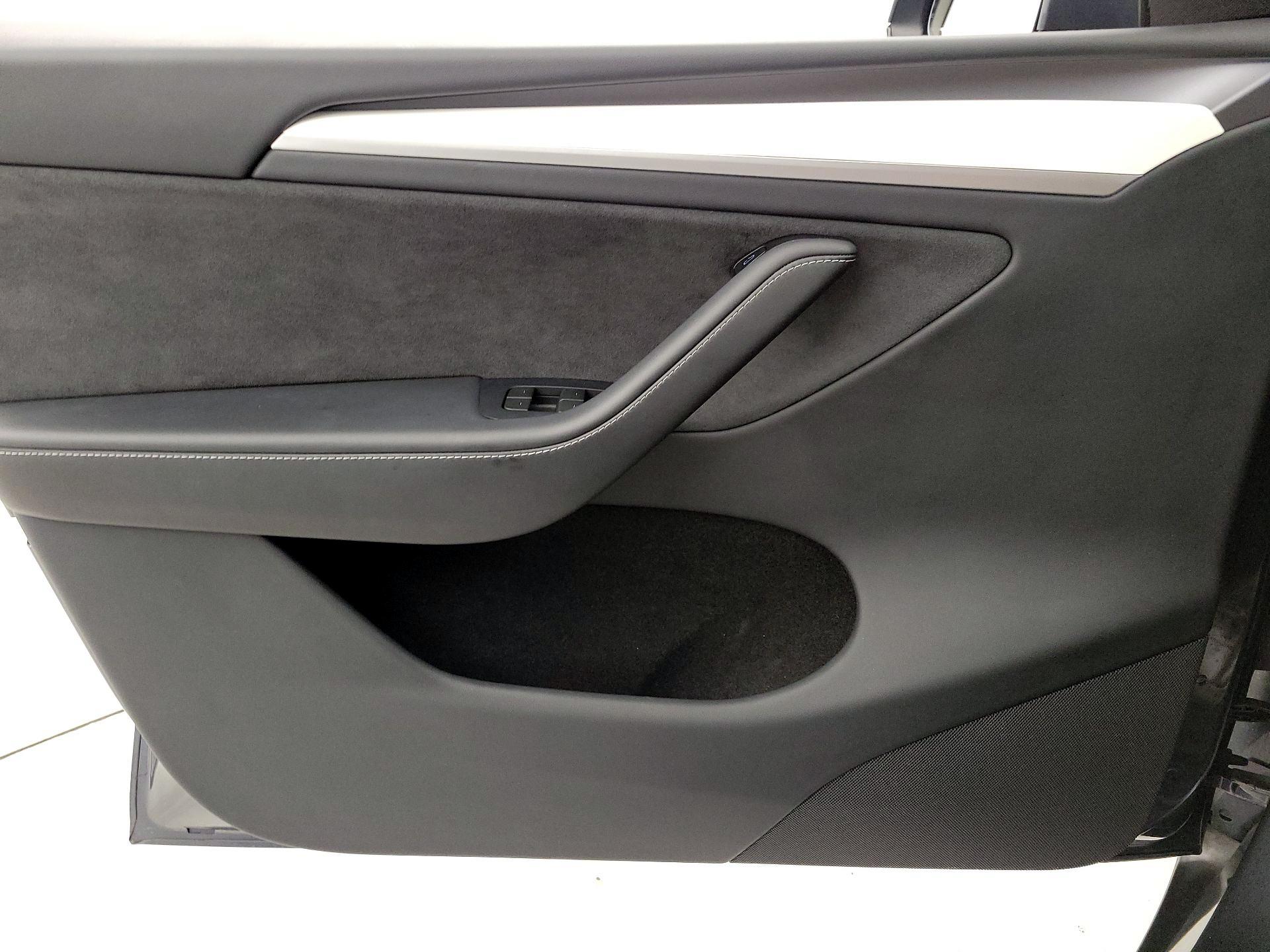 Thumbnail: 2023 Tesla Model Y - 12