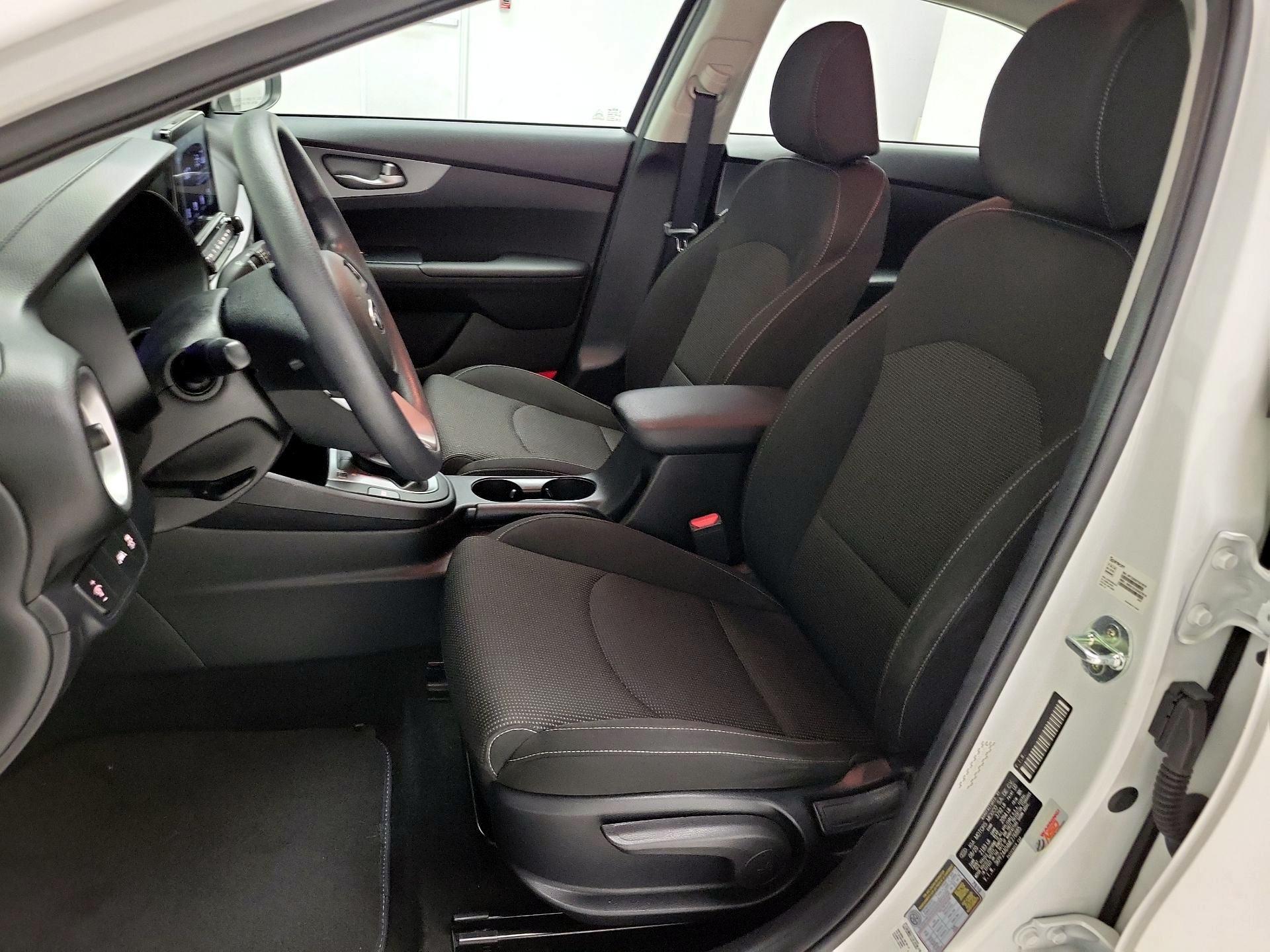 Thumbnail: 2021 Kia Forte - 11