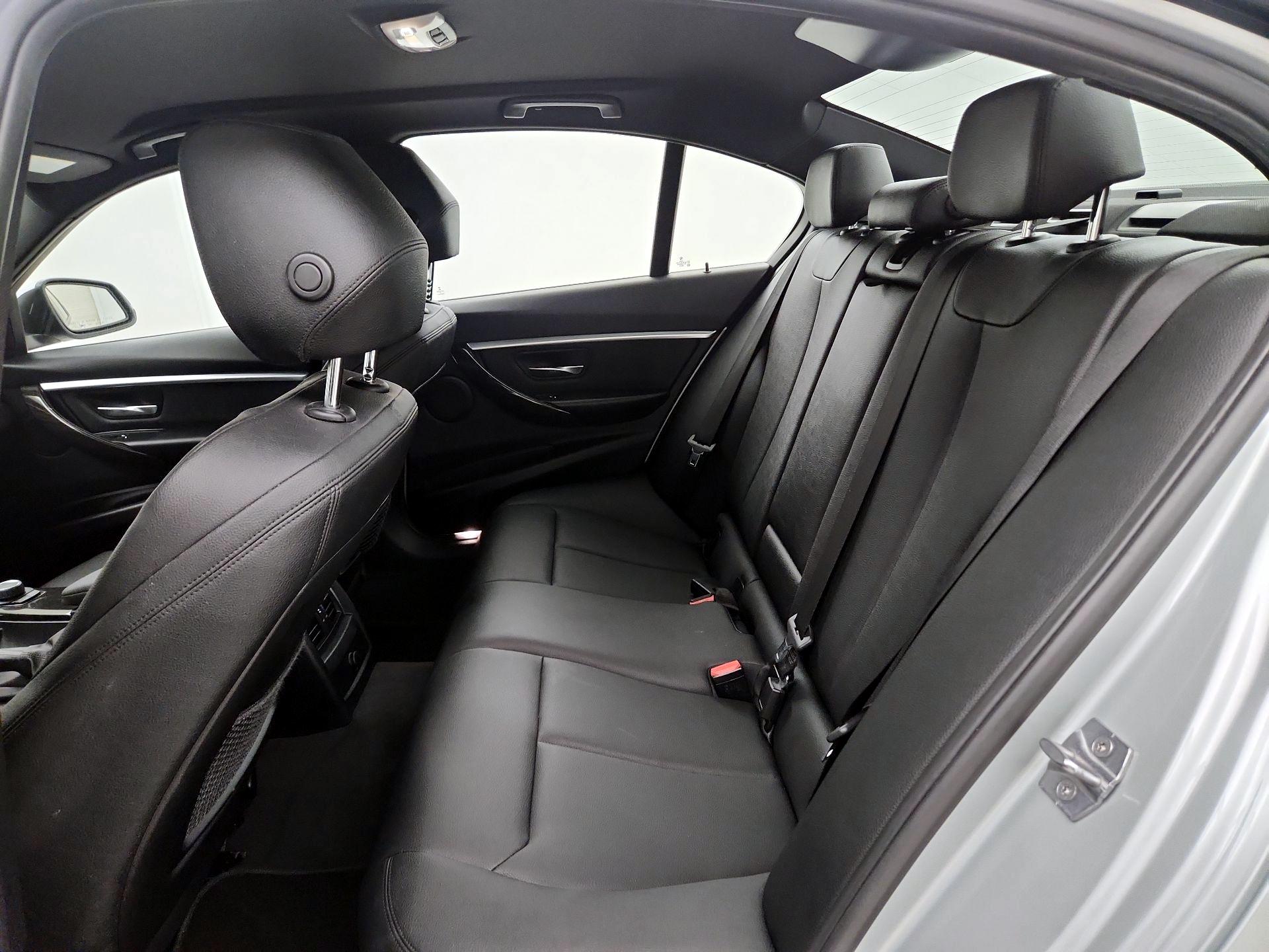 Thumbnail: 2016 BMW 3 Series - 19