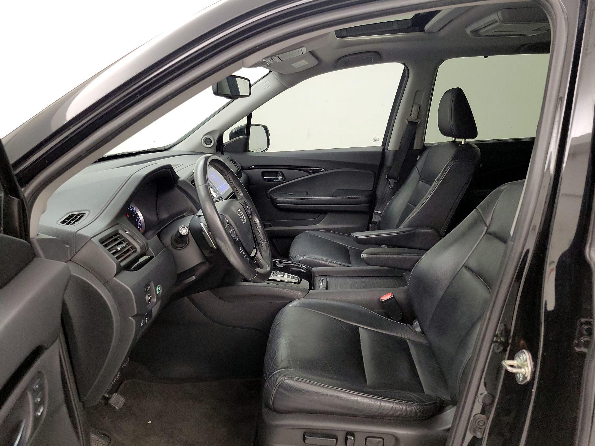 Thumbnail: 2016 Honda Pilot - 11