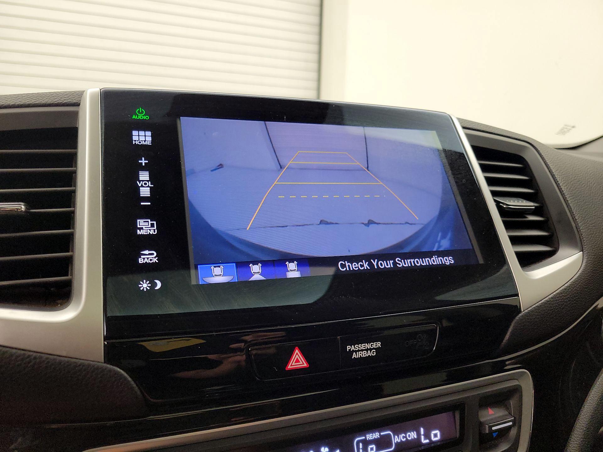 Thumbnail: 2016 Honda Pilot - 14