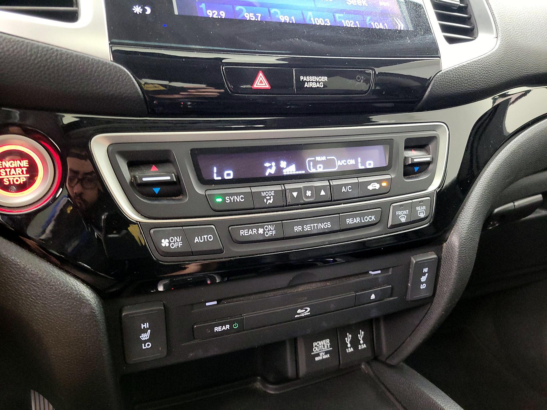 Thumbnail: 2016 Honda Pilot - 16