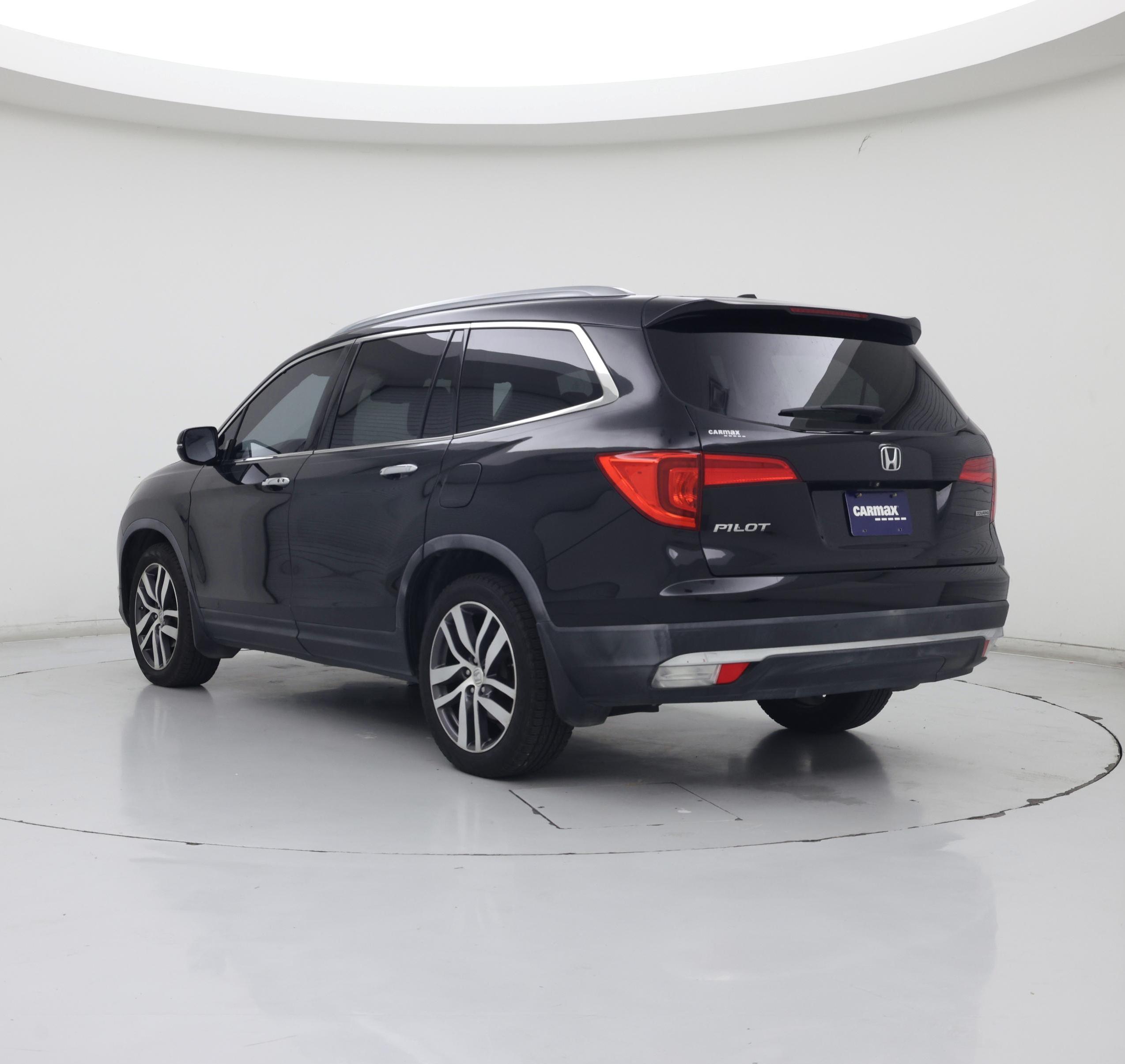Thumbnail: 2016 Honda Pilot - 2