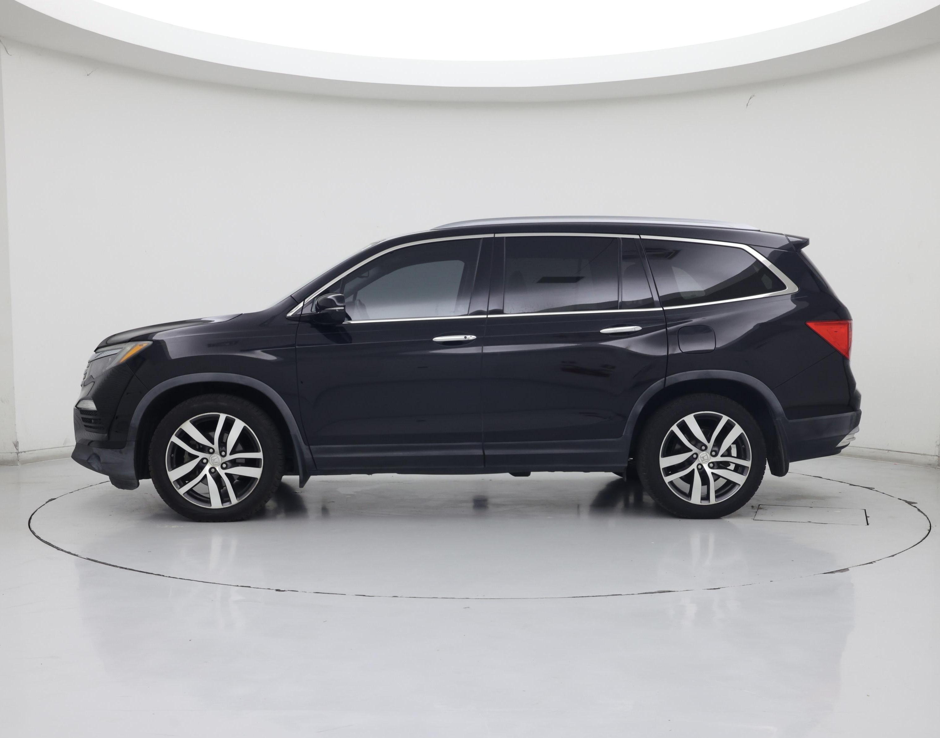 Thumbnail: 2016 Honda Pilot - 3