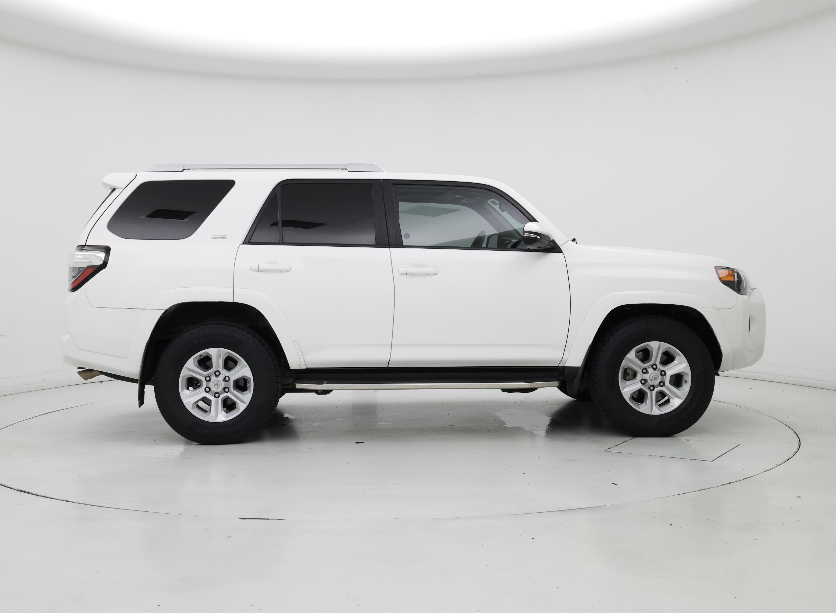 Thumbnail: 2017 Toyota 4Runner - 7