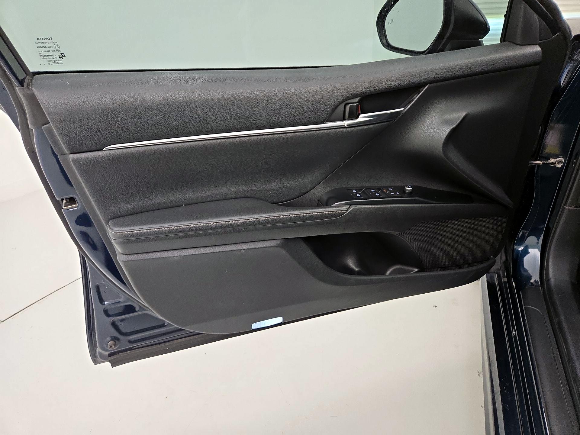 Thumbnail: 2020 Toyota Camry - 12