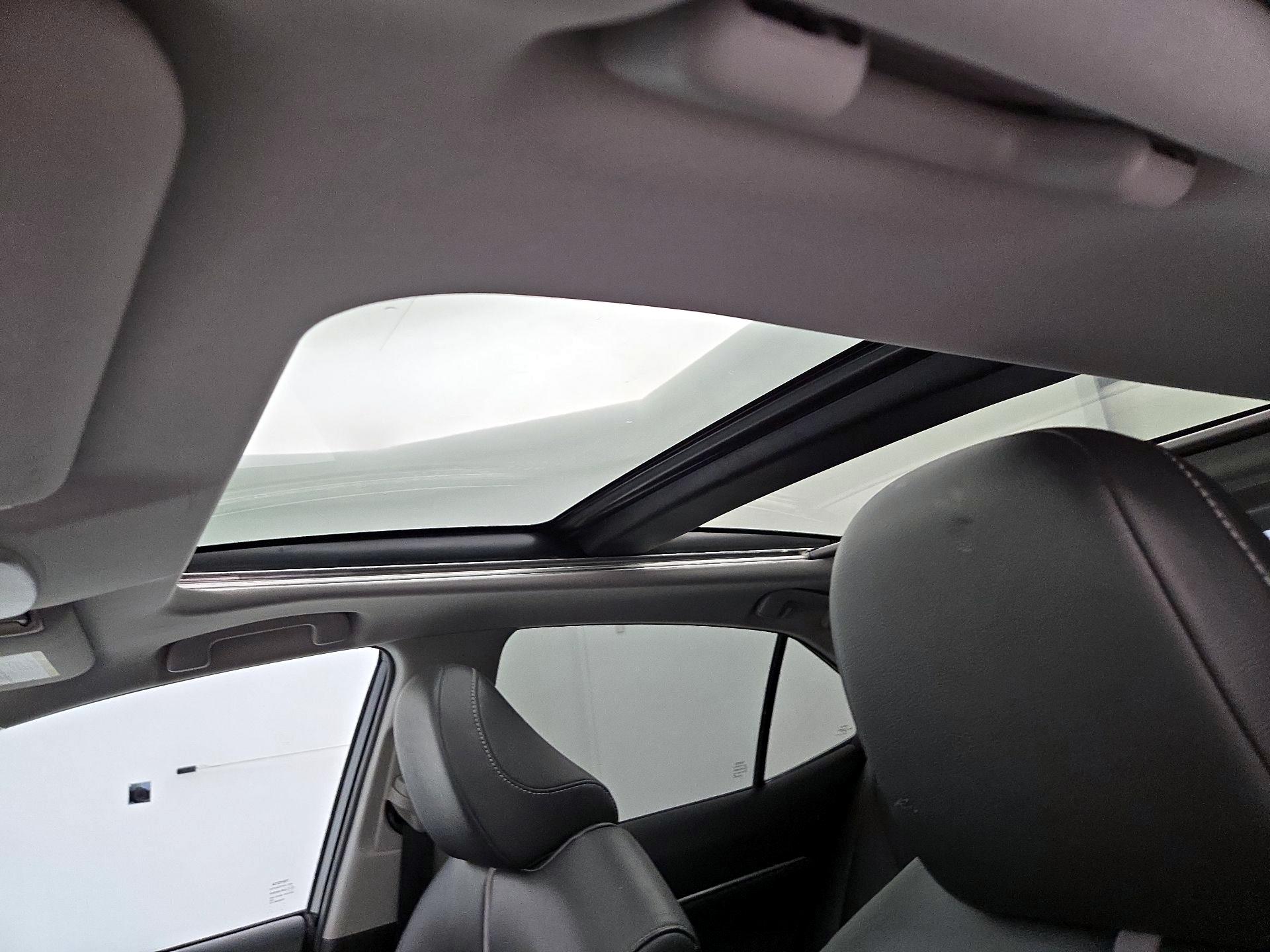 Thumbnail: 2020 Toyota Camry - 20