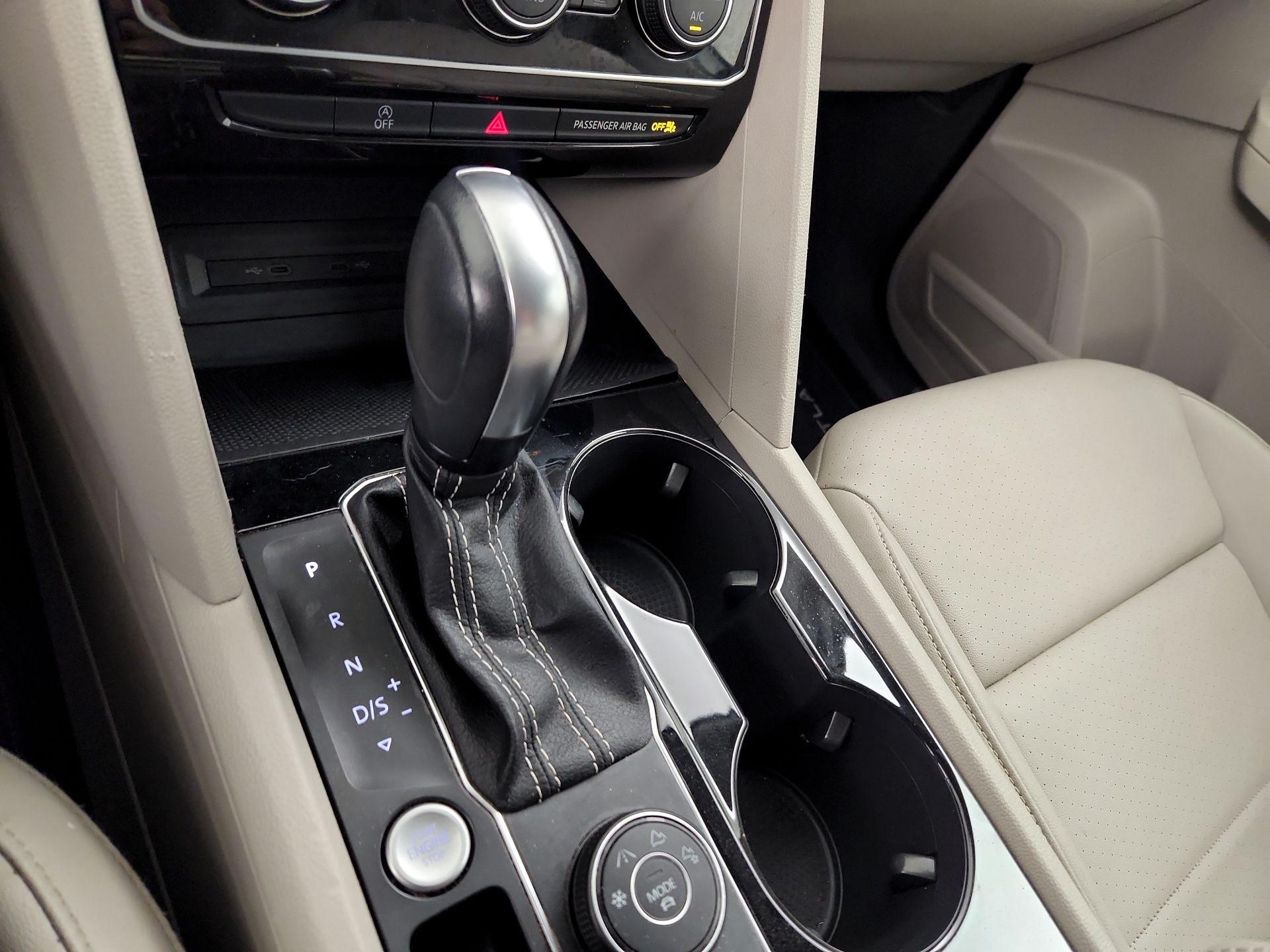 Thumbnail: 2022 Volkswagen Atlas - 17