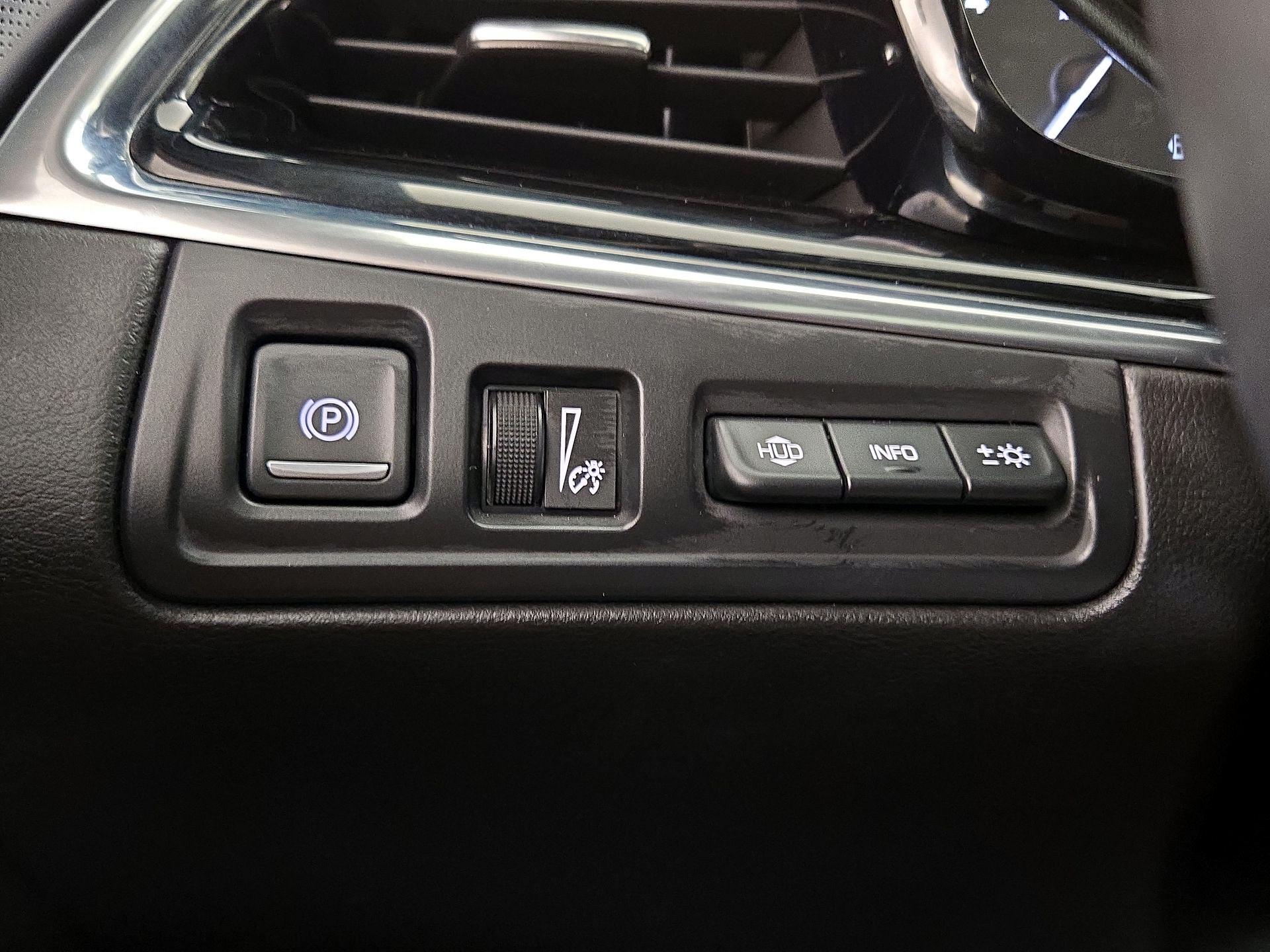 Thumbnail: 2020 Cadillac XT6 - 13