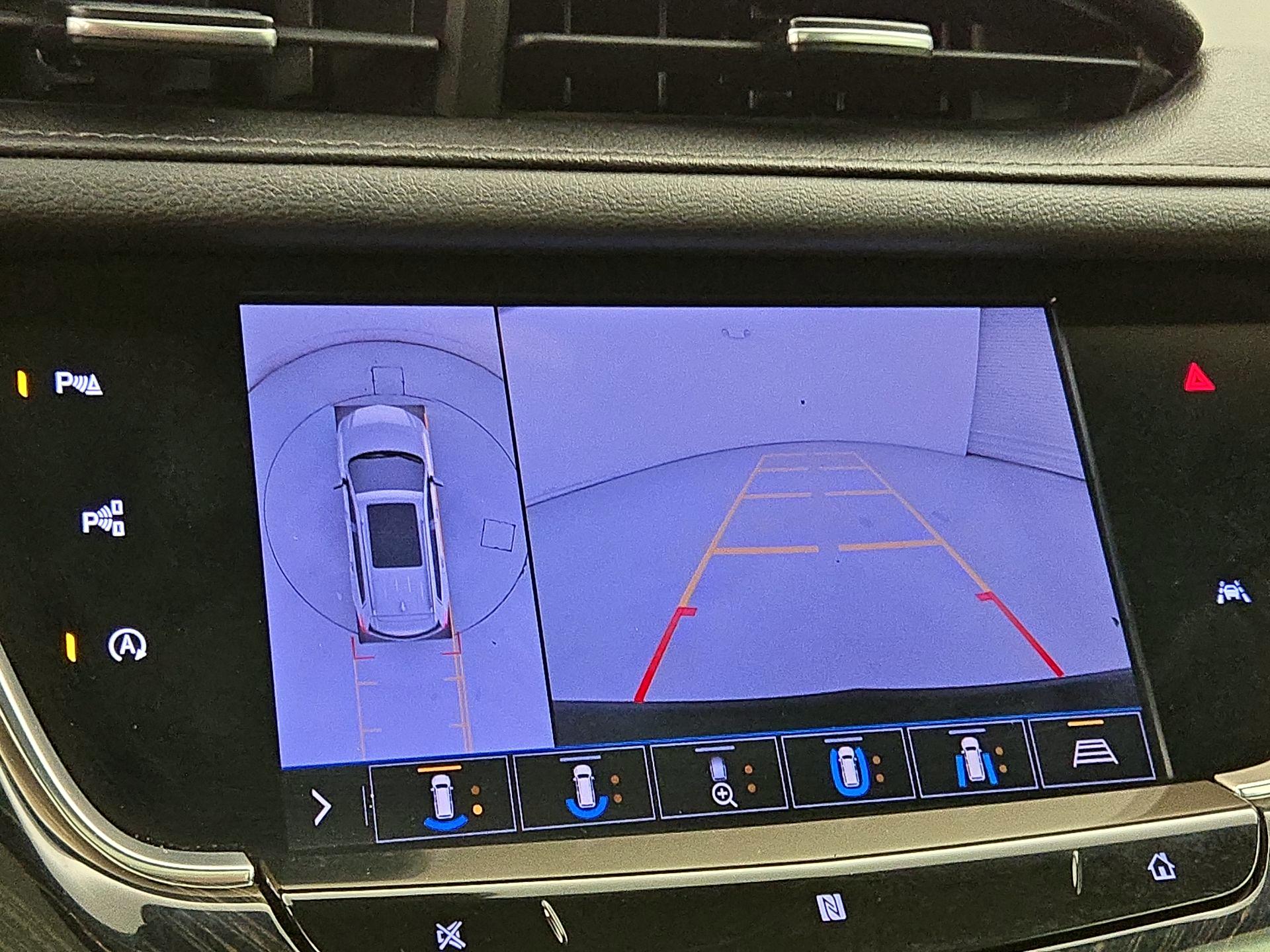 Thumbnail: 2020 Cadillac XT6 - 14
