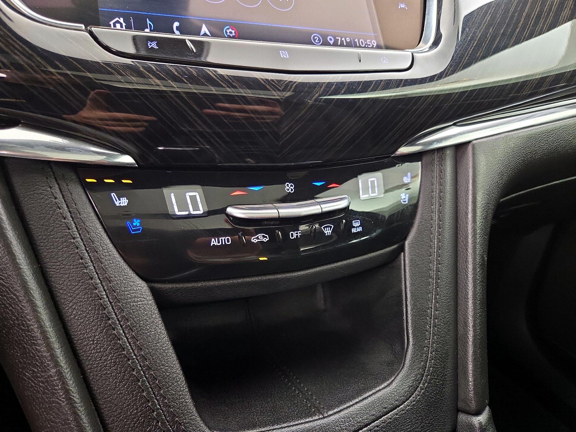 Thumbnail: 2020 Cadillac XT6 - 16
