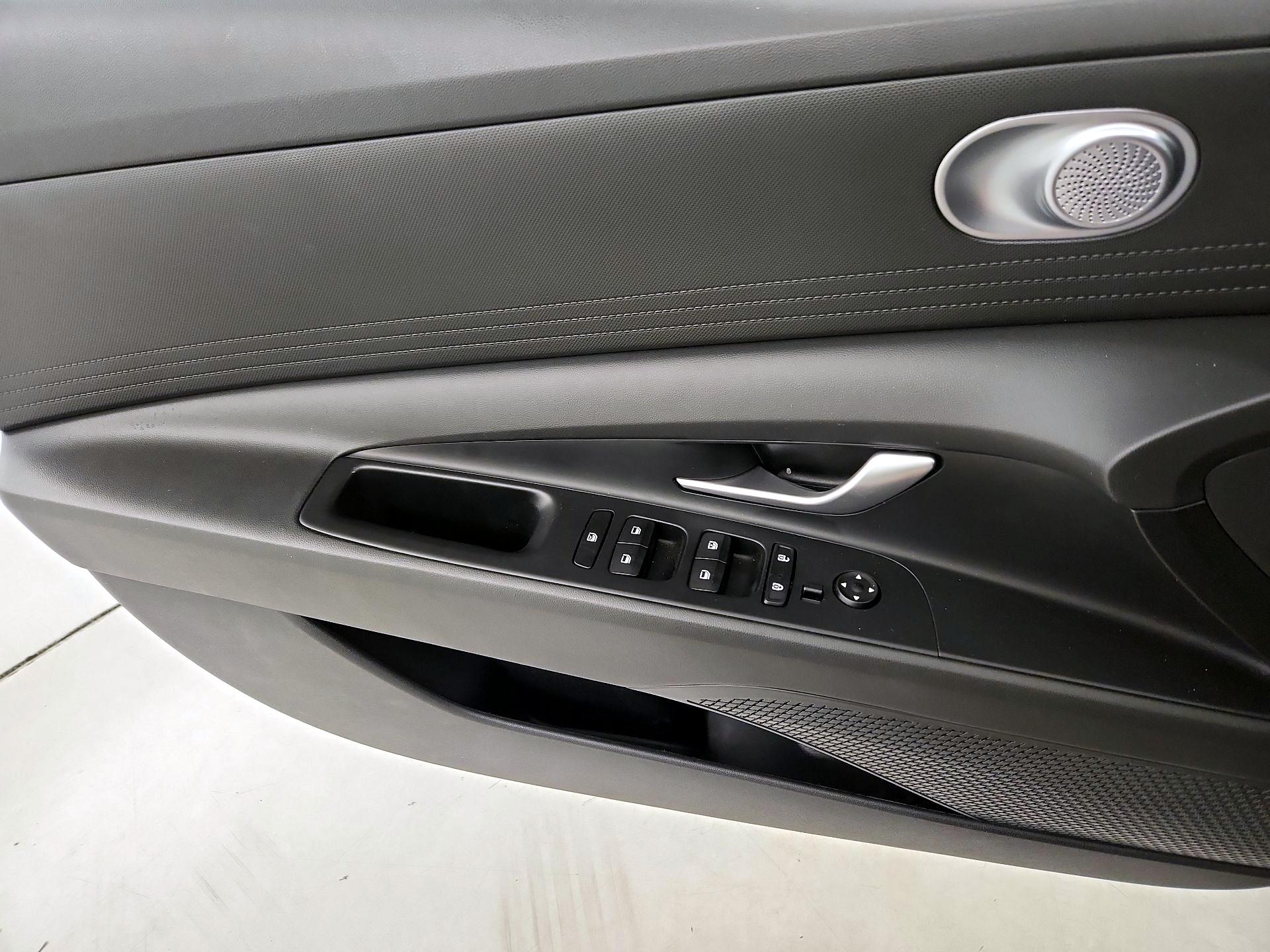 Thumbnail: 2023 Hyundai Elantra - 12