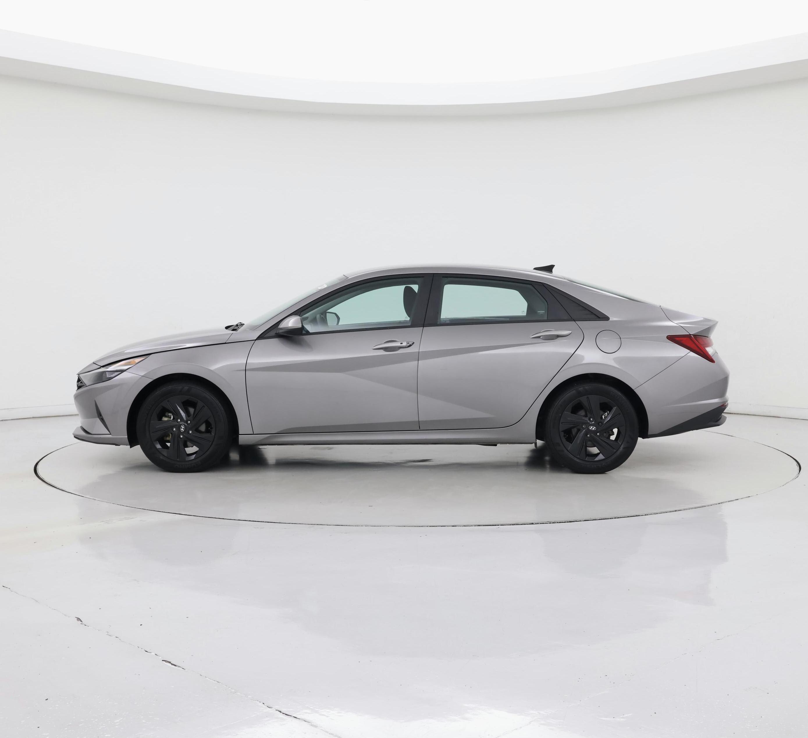 Thumbnail: 2023 Hyundai Elantra - 3