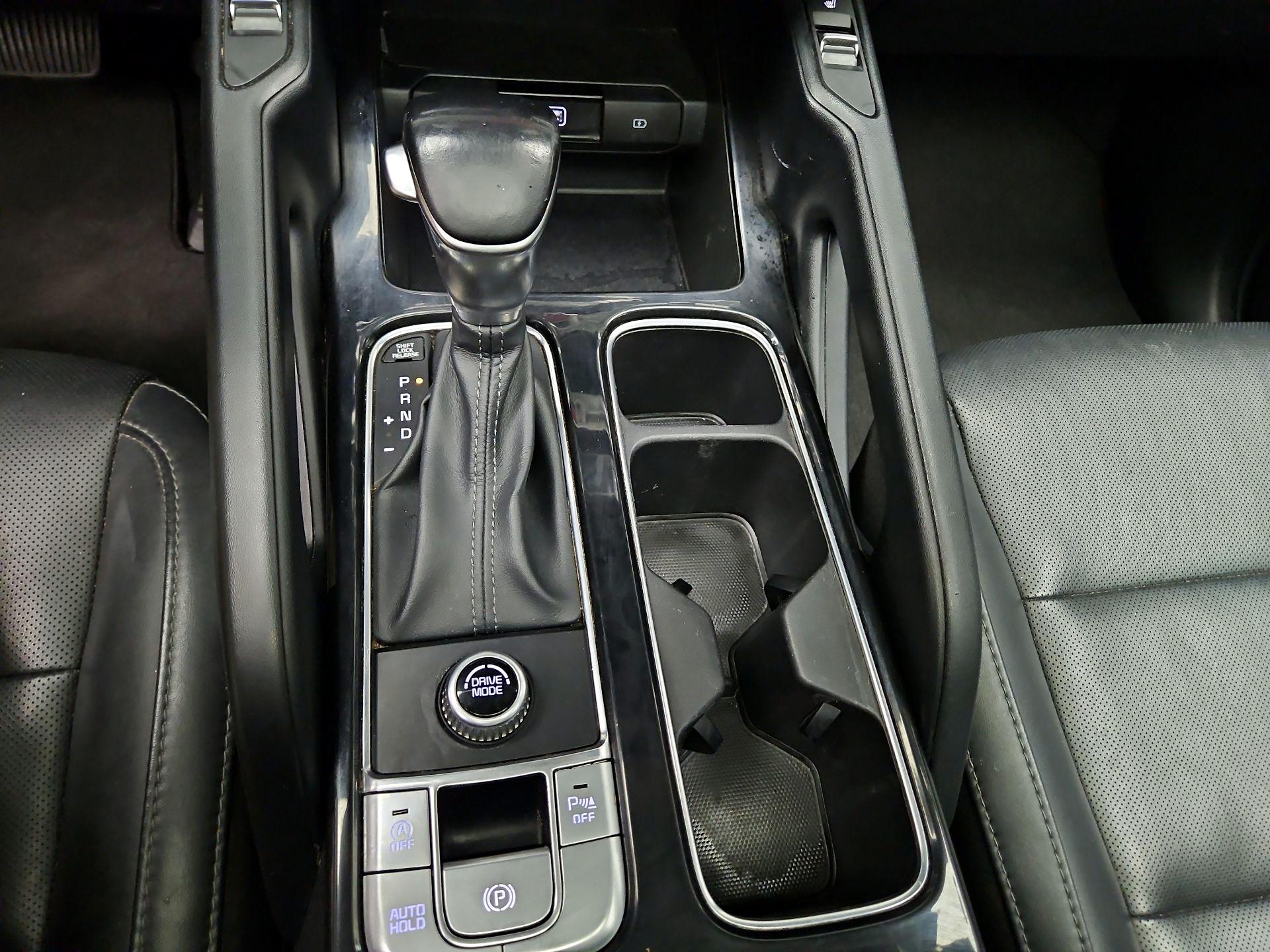 Thumbnail: 2020 Kia Telluride - 18