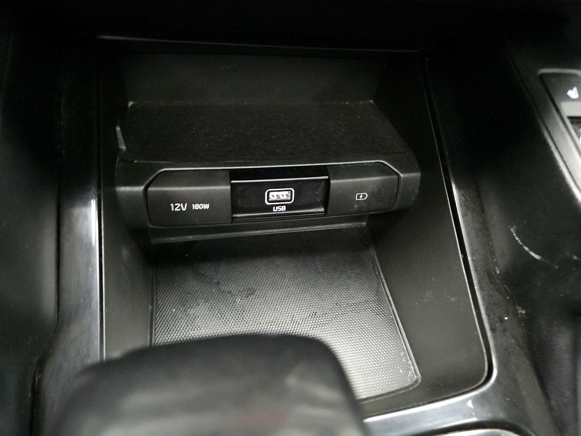 Thumbnail: 2020 Kia Telluride - 19