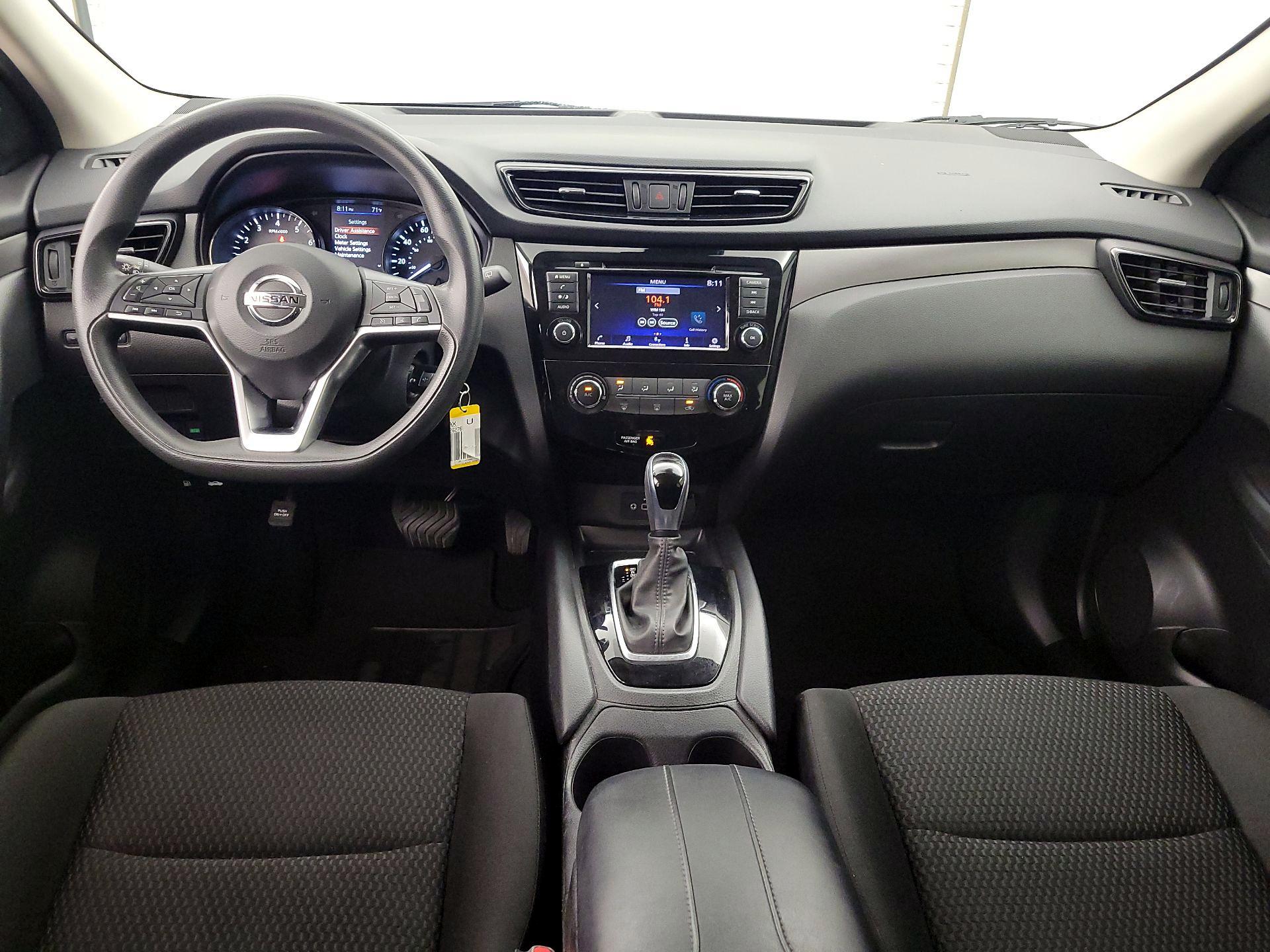 Thumbnail: 2020 Nissan Rogue Sport - 9