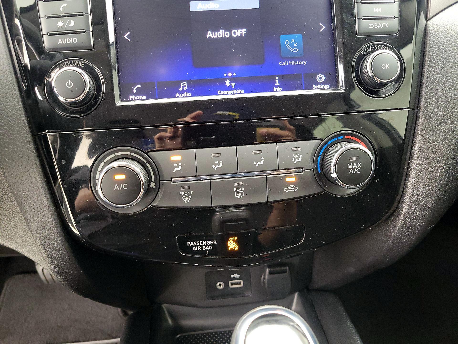 Thumbnail: 2020 Nissan Rogue Sport - 16