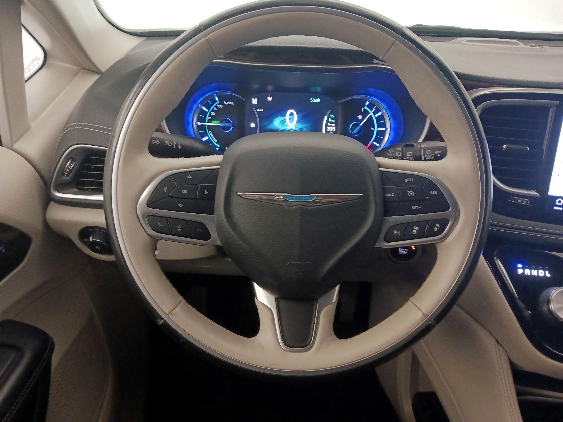 Thumbnail: 2021 Chrysler Pacifica - 10