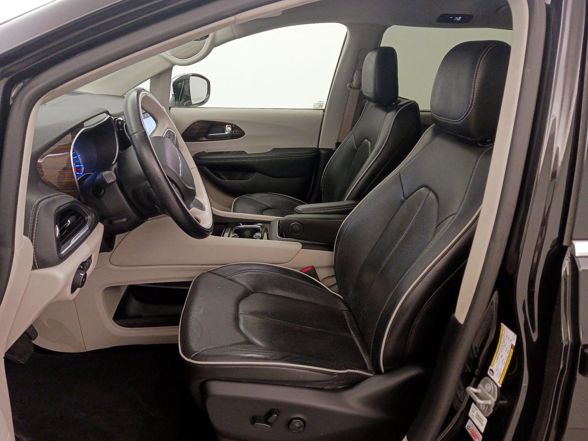 Thumbnail: 2021 Chrysler Pacifica - 11